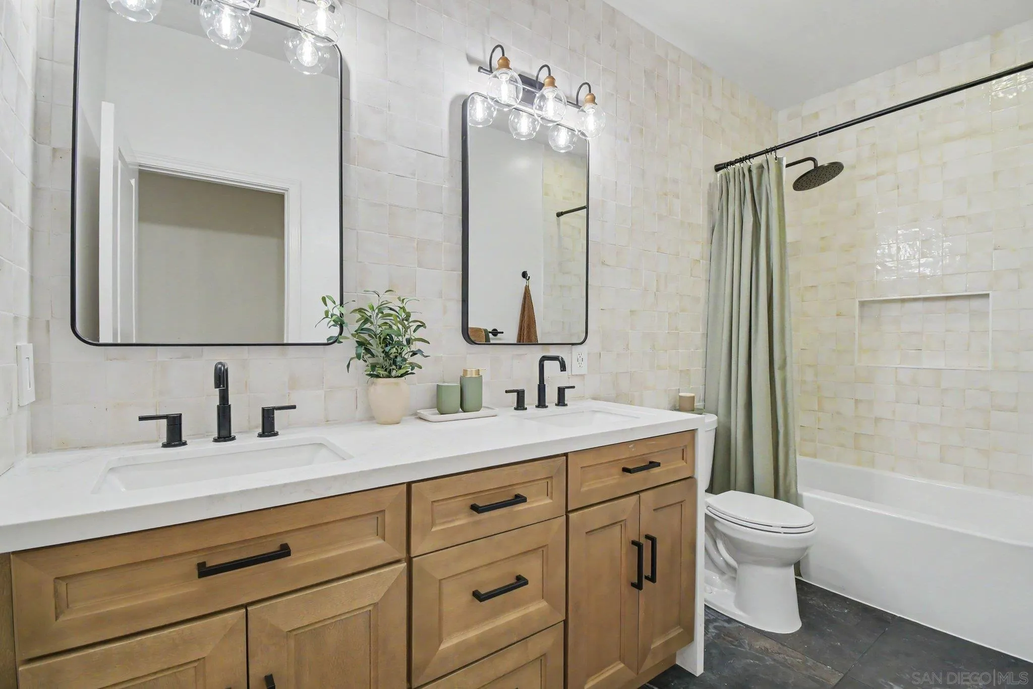 https://cdn.realtyfeed.com/cdn/127/260020732/e0d7407a53a21cc073ed04e88e0f3c18.webp