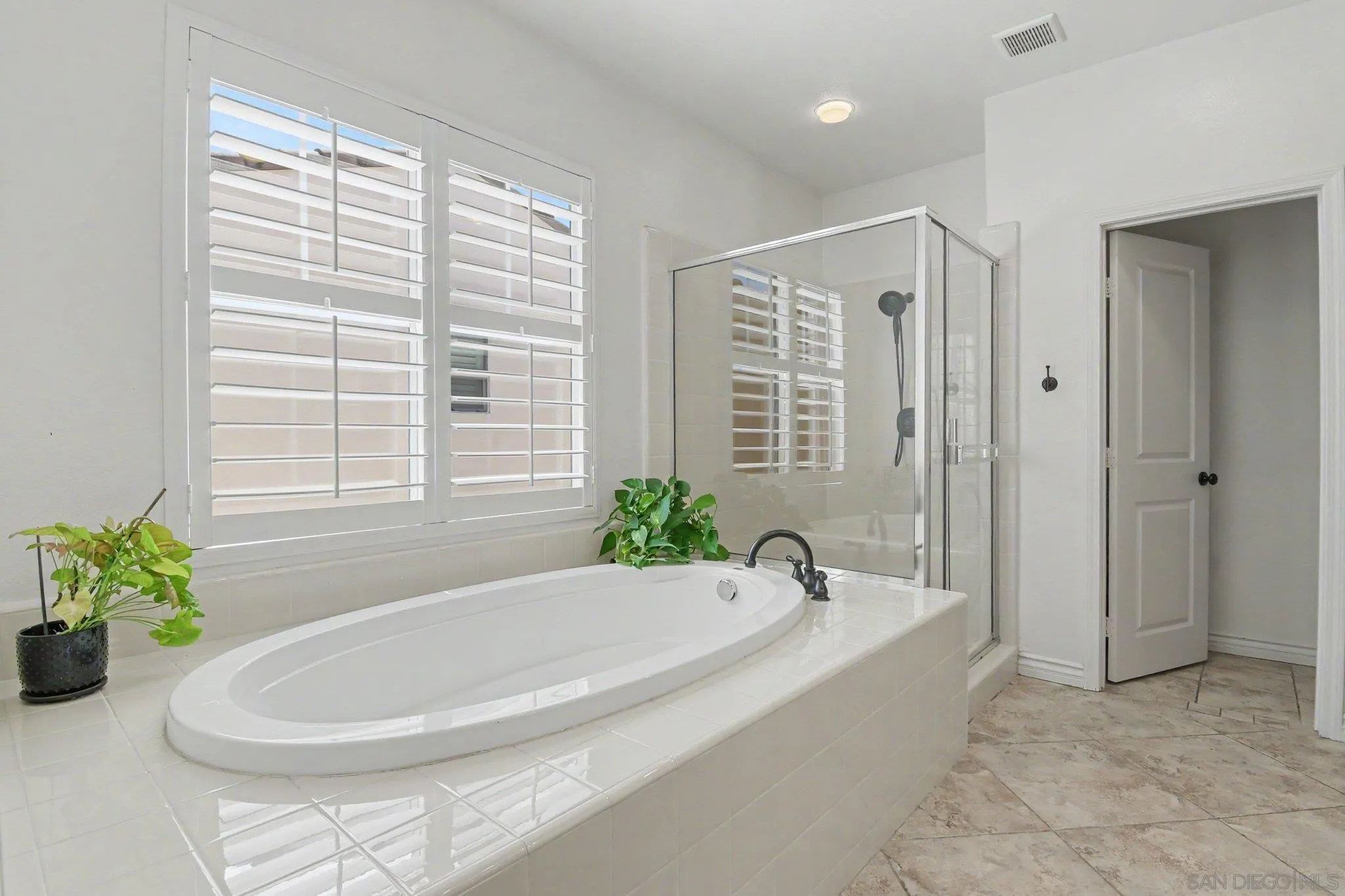 https://cdn.realtyfeed.com/cdn/127/260020732/f6ae90bf23dc61fe30bfd72b42af7a71.webp