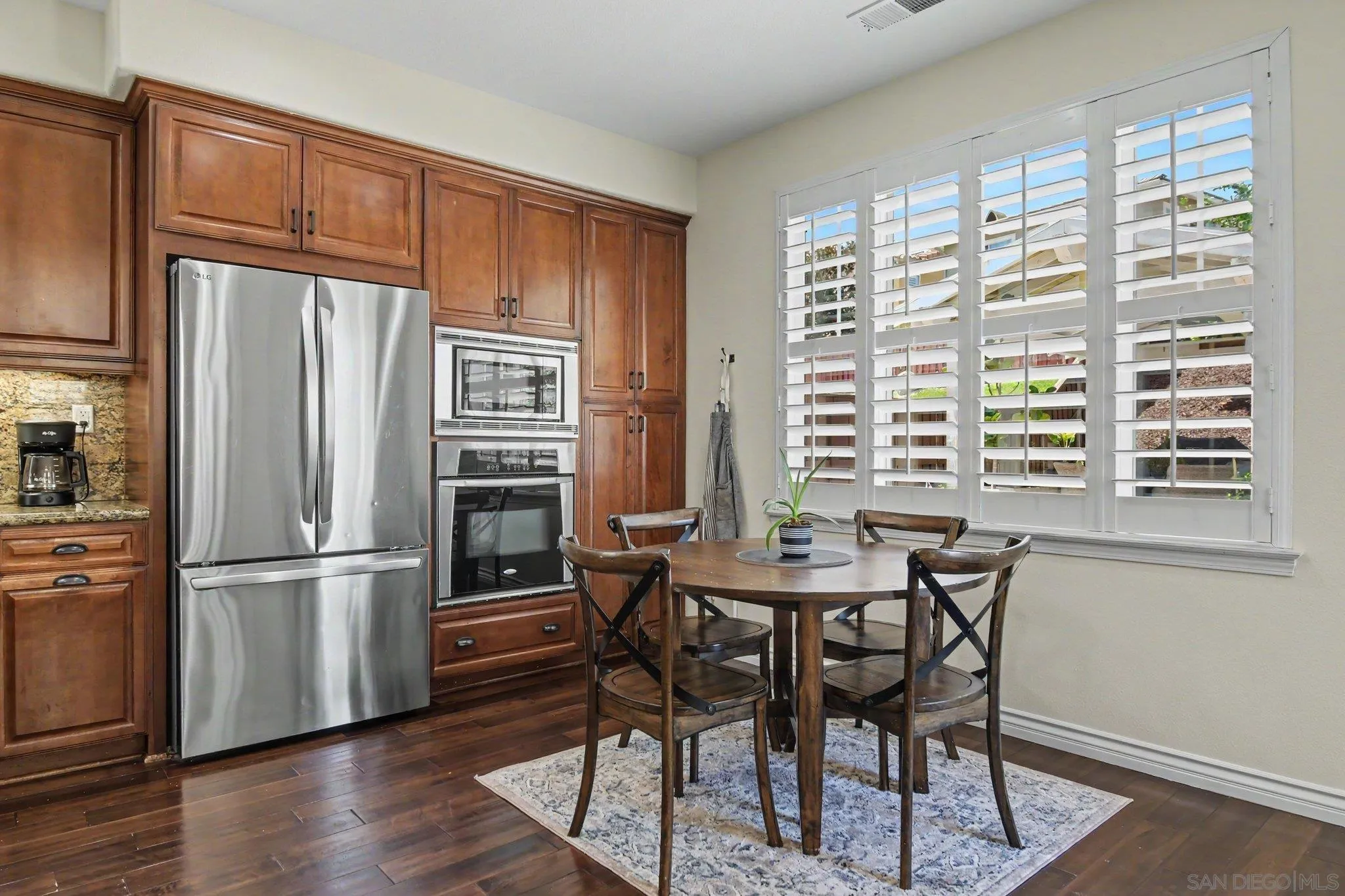 https://cdn.realtyfeed.com/cdn/127/260020732/f76b382f6425f817b47c412f2e8b152e.webp