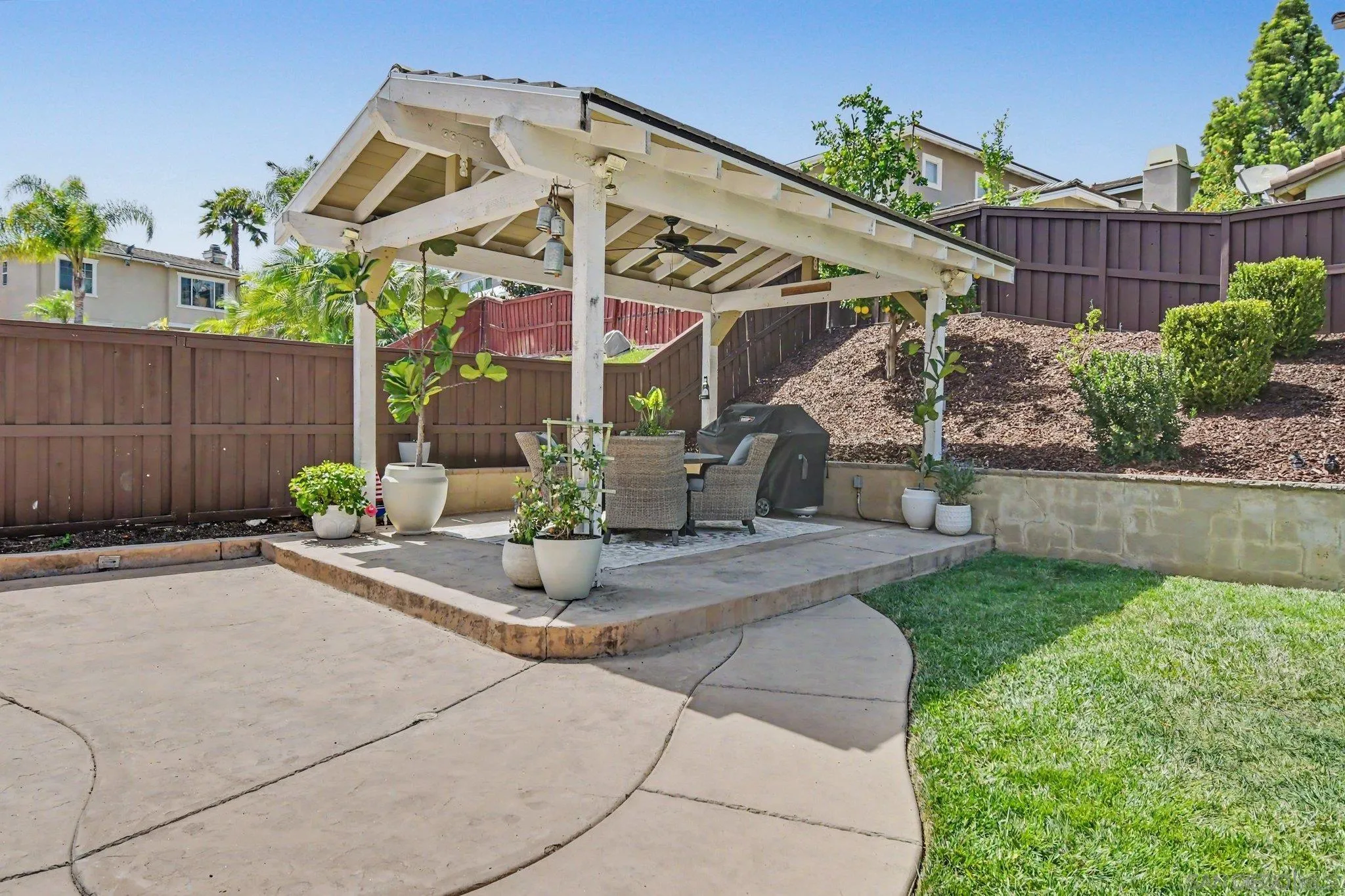 https://cdn.realtyfeed.com/cdn/127/260020732/ffb918b596ef1b64b254573601a90265.webp