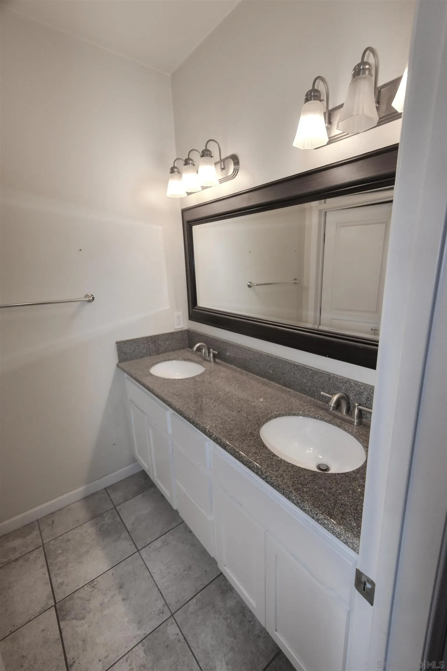 https://cdn.realtyfeed.com/cdn/127/260020733/c6ab025efc3dc7e58ccd6beddf4fe732.webp