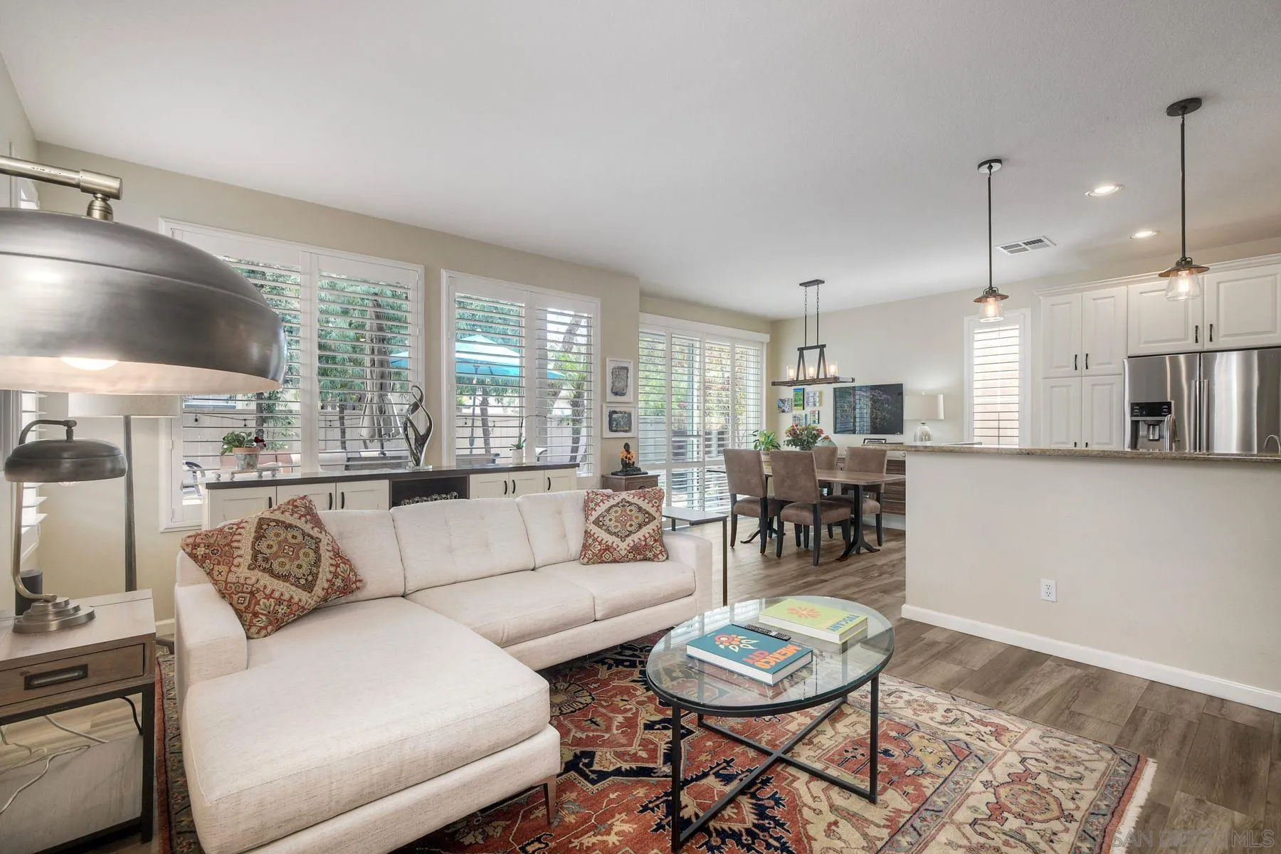 https://cdn.realtyfeed.com/cdn/127/260020734/1511f54a5c634e57ccdde6e4943c8da2.webp