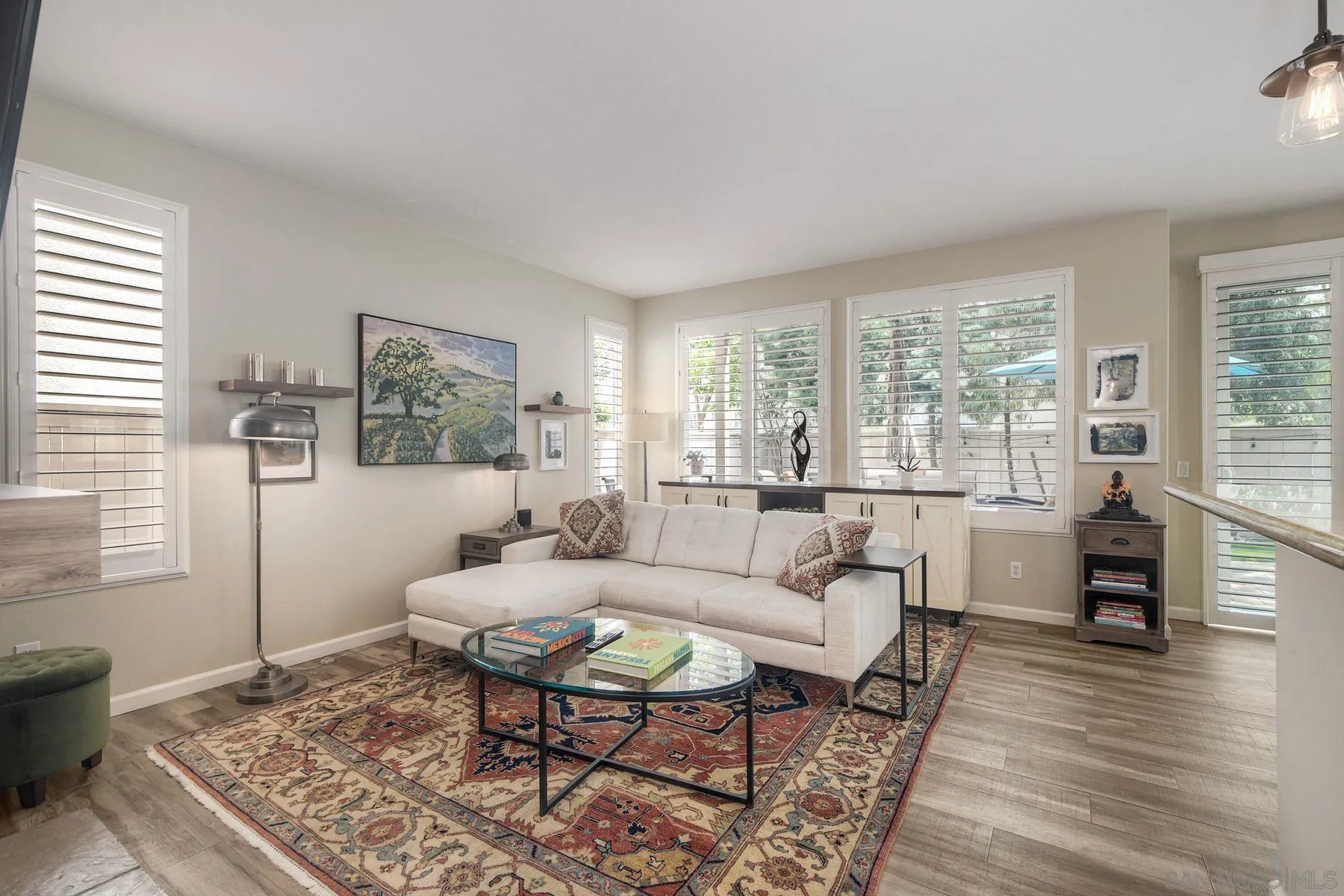 https://cdn.realtyfeed.com/cdn/127/260020734/393924d4f75d02ec89171afbdad92147.webp