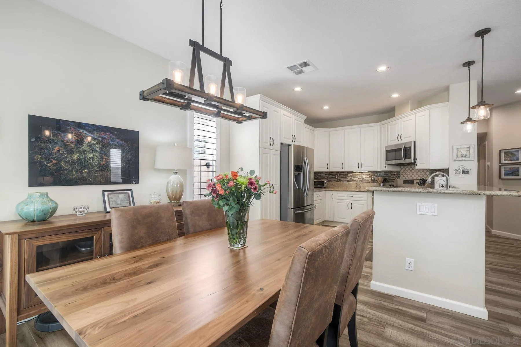 https://cdn.realtyfeed.com/cdn/127/260020734/b89cacb3848a4b1ac219ed55bfb82a0f.webp