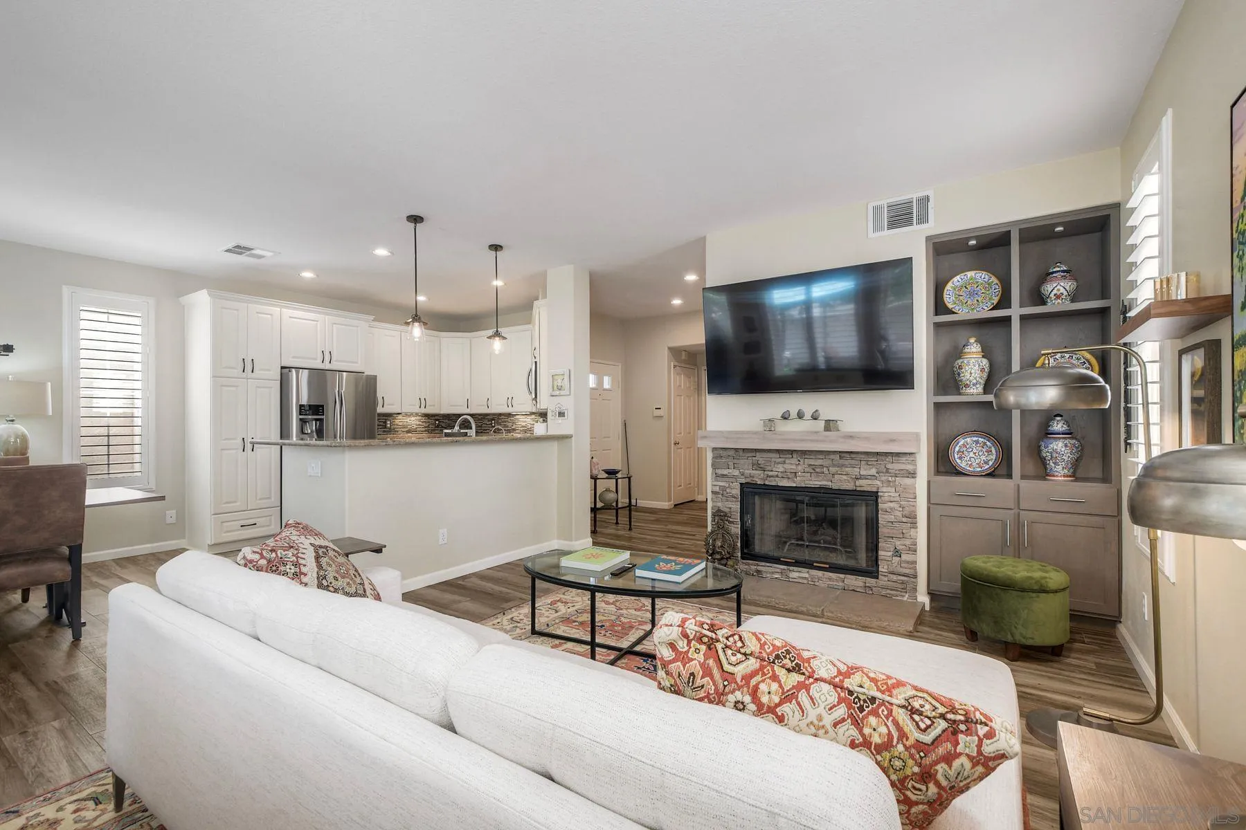 https://cdn.realtyfeed.com/cdn/127/260020734/ba7f58a3f54276c2a8ae1a7493d4e2a4.webp