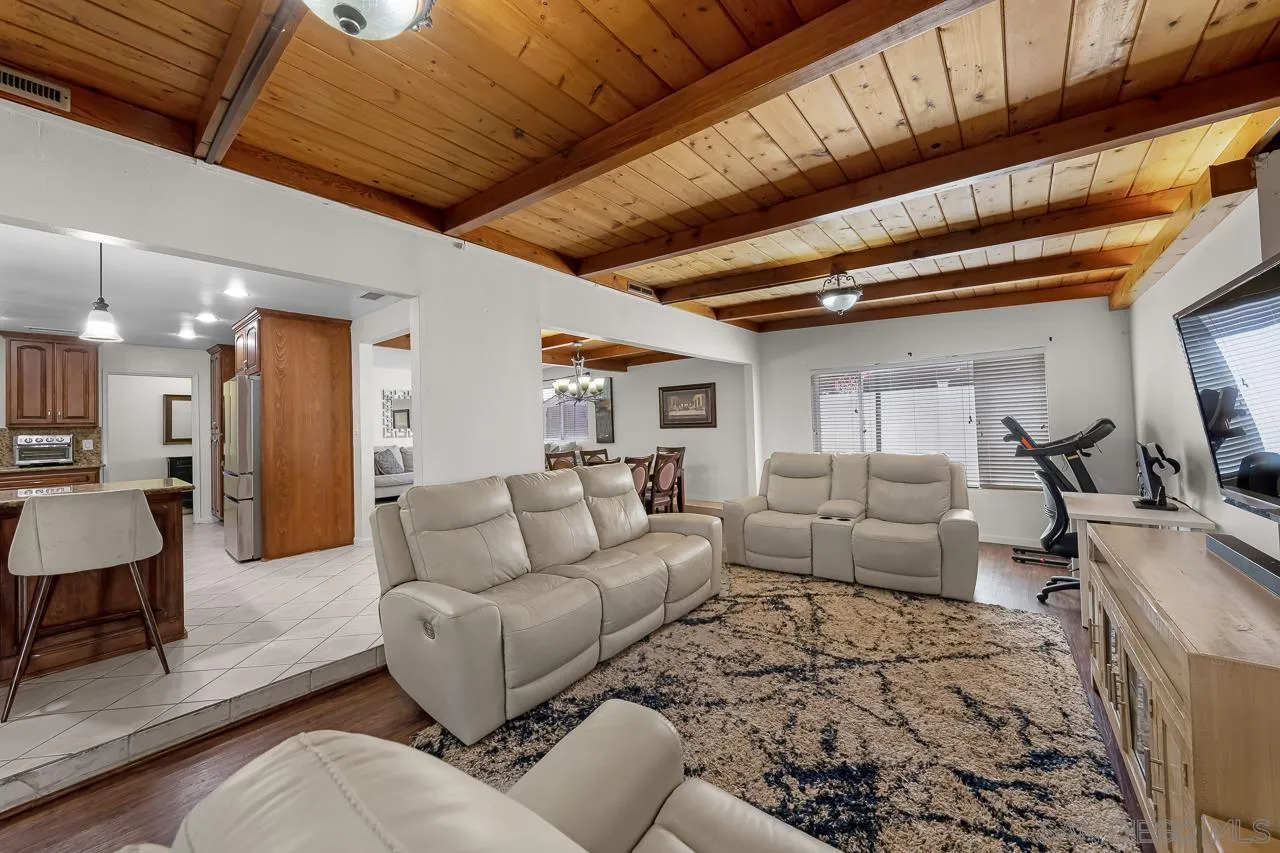 https://cdn.realtyfeed.com/cdn/127/260020735/1f2bb1285ebdf58b358ee822e15df9e3.webp