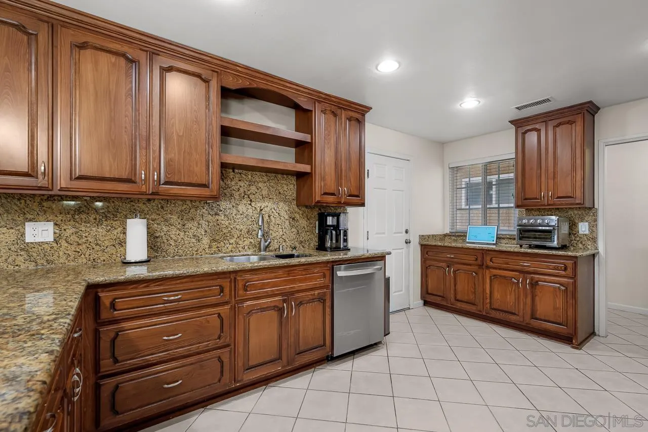 https://cdn.realtyfeed.com/cdn/127/260020735/744e2ff57d4678104b81fdbd32c65954.webp