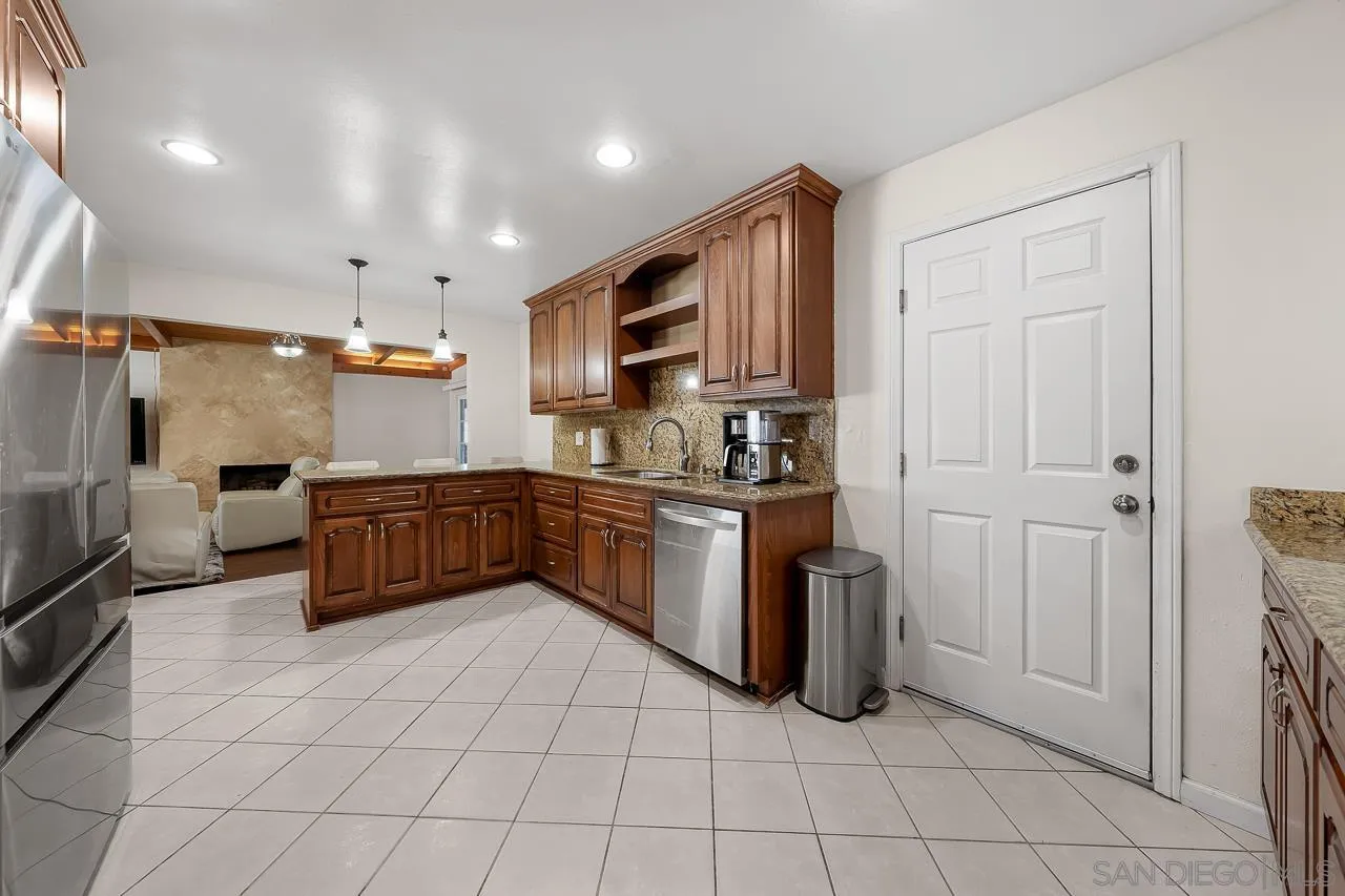 https://cdn.realtyfeed.com/cdn/127/260020735/b4614bc0537d2bf9c7ce8a23cb944f62.webp