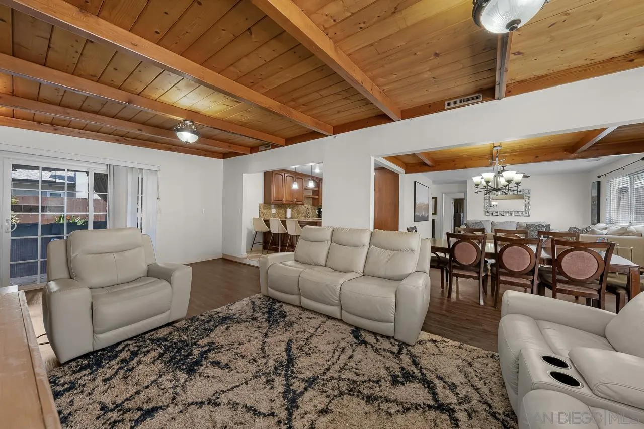 https://cdn.realtyfeed.com/cdn/127/260020735/d0fc27dd3d3214d3f7bc48c53ba10931.webp