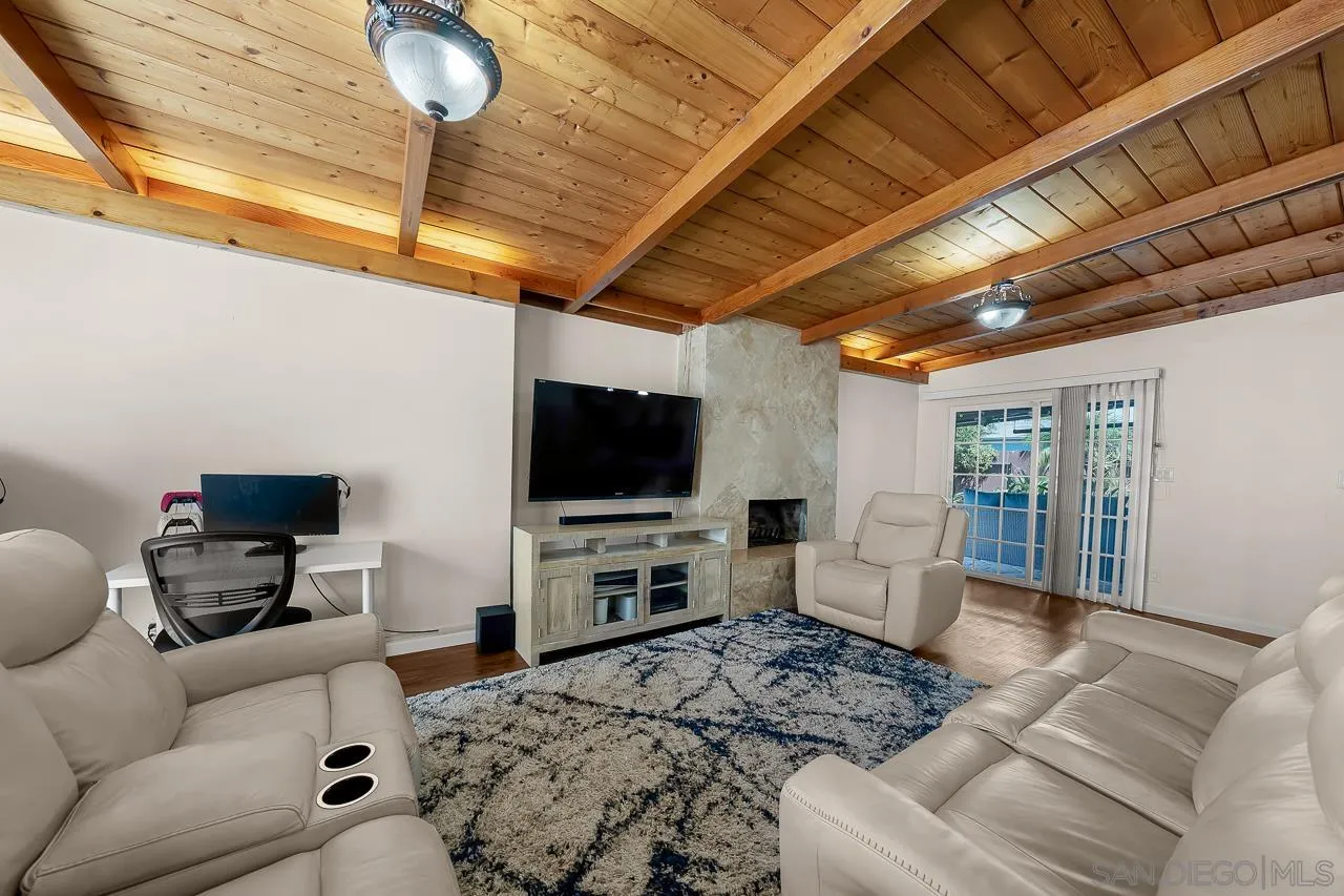 https://cdn.realtyfeed.com/cdn/127/260020735/fccab049e2f38d91c8277dea866dc4e9.webp