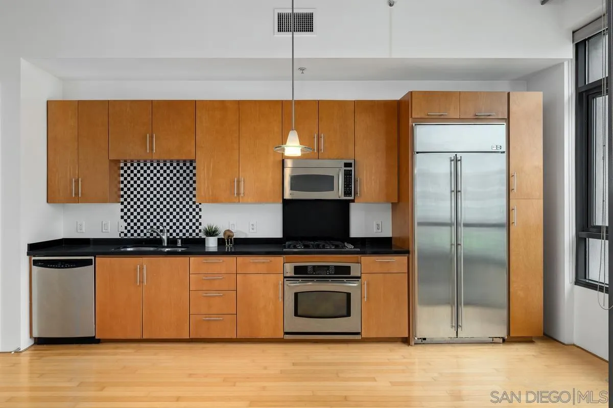 https://cdn.realtyfeed.com/cdn/127/260020736/1d130799b02a71dd97e132e5f0ba3fac.webp