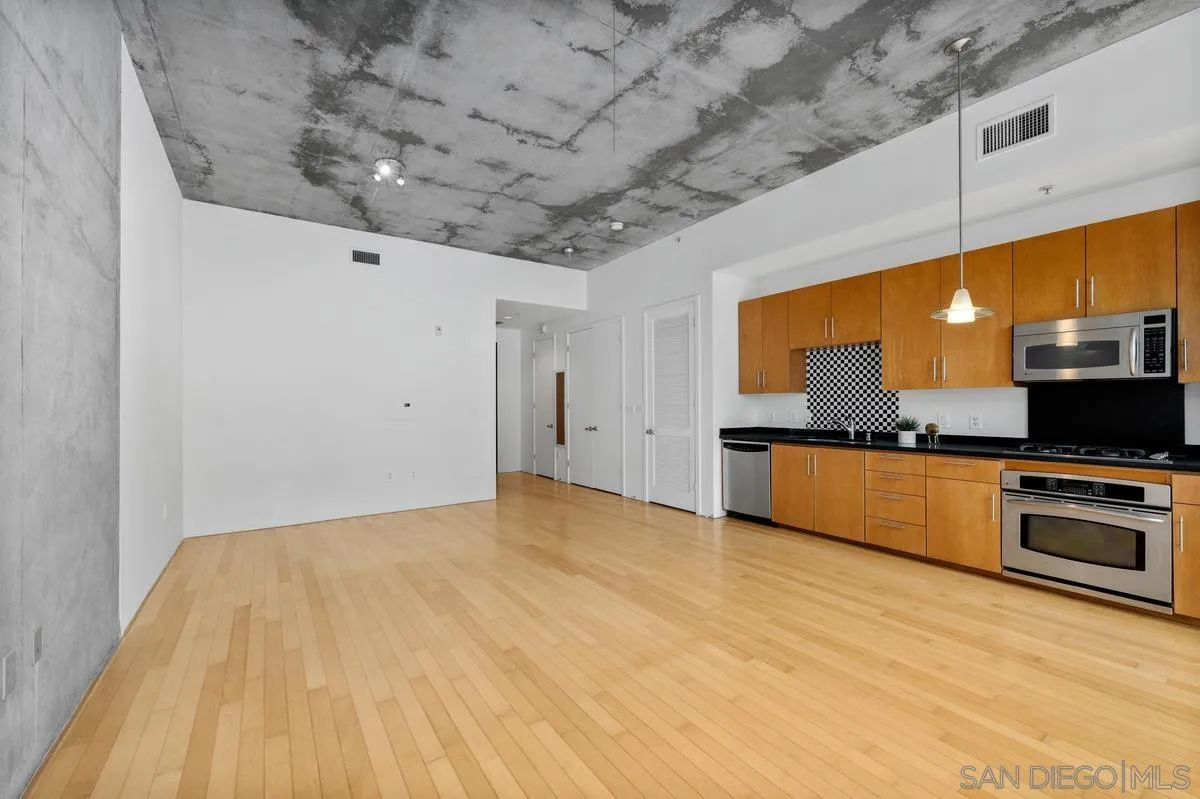 https://cdn.realtyfeed.com/cdn/127/260020736/98454072a9912ab7e8961a55c74a57a4.webp
