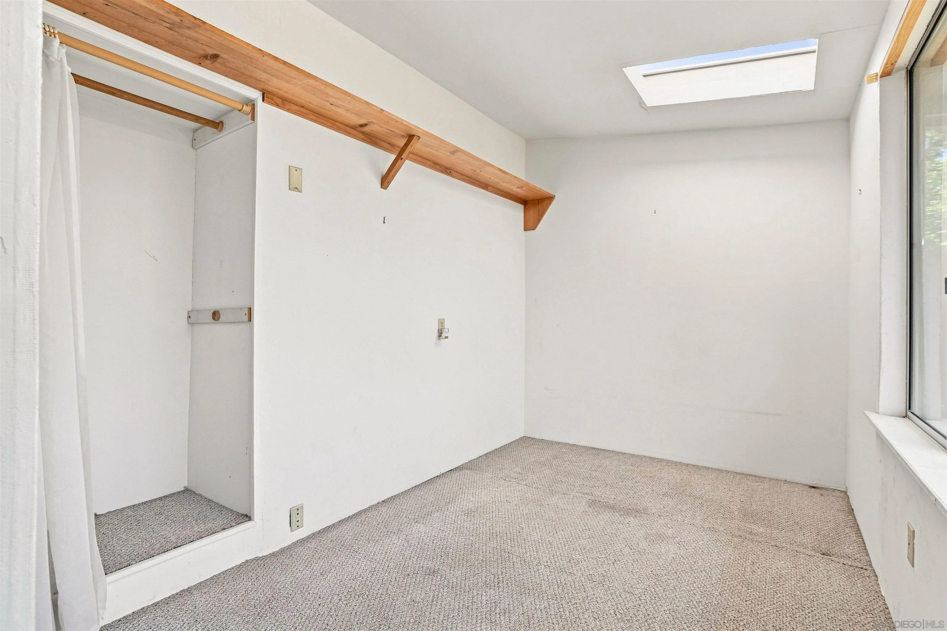https://cdn.realtyfeed.com/cdn/127/260020737/ec0e7cdd3a07e0606af7f064da66441c.webp