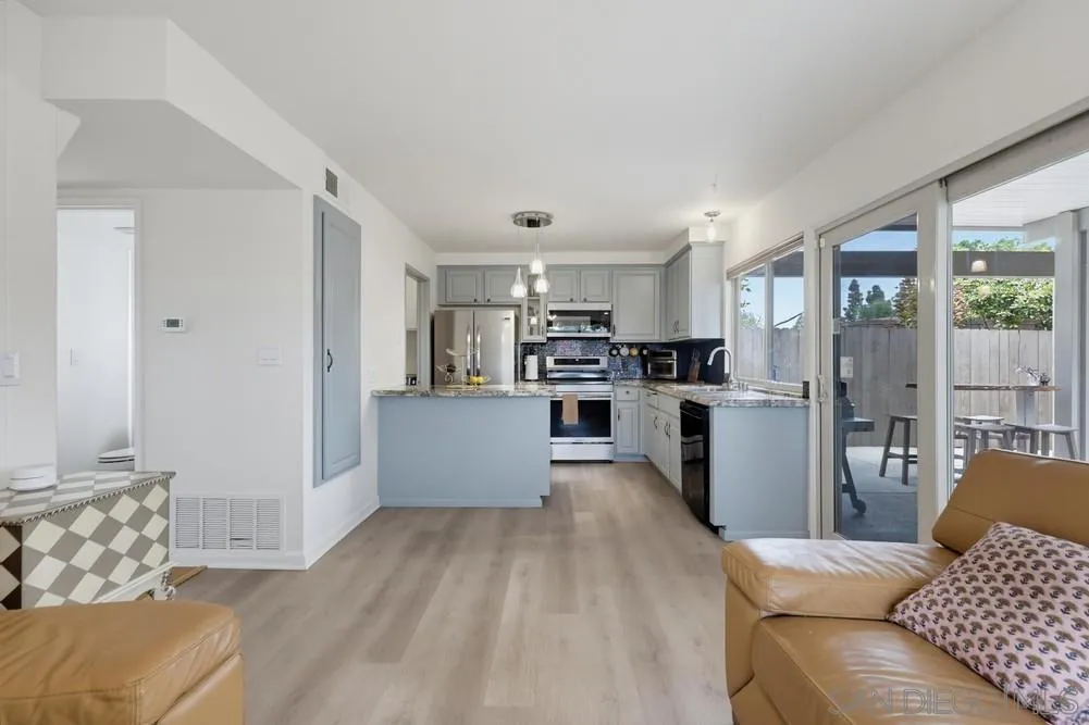 https://cdn.realtyfeed.com/cdn/127/260020746/72e363b88c9b5c992c73f03957af971f.webp