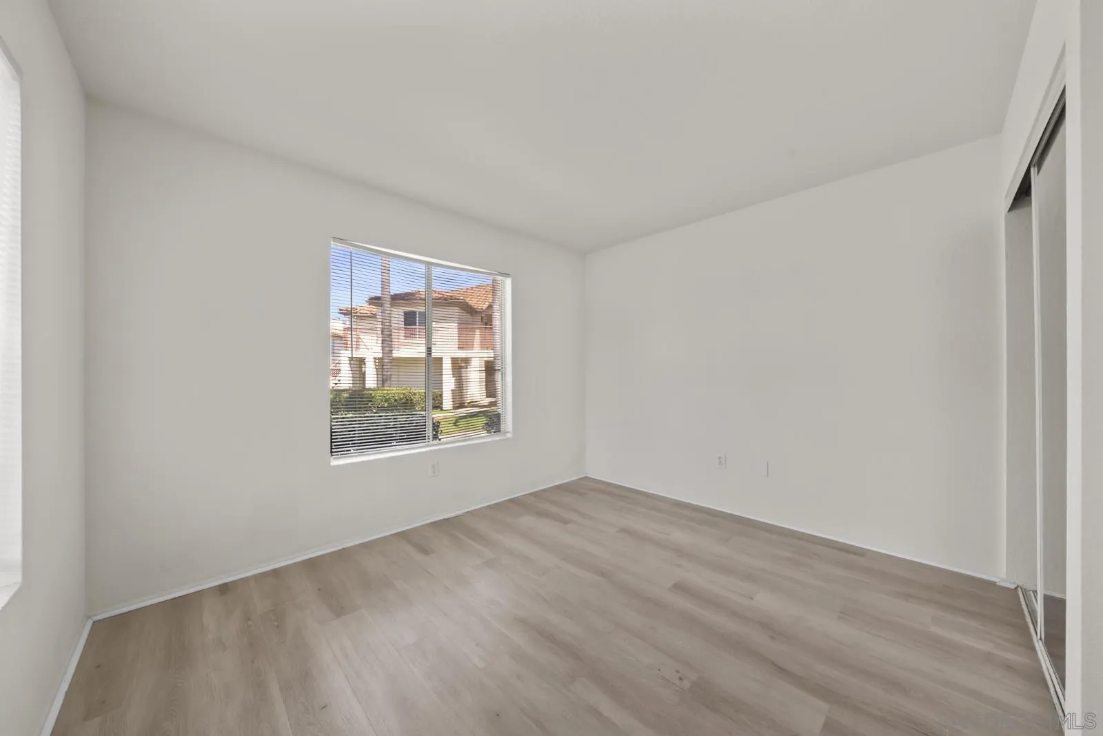 https://cdn.realtyfeed.com/cdn/127/260020752/43e478221fb1c17f69e681ae86634d44.webp