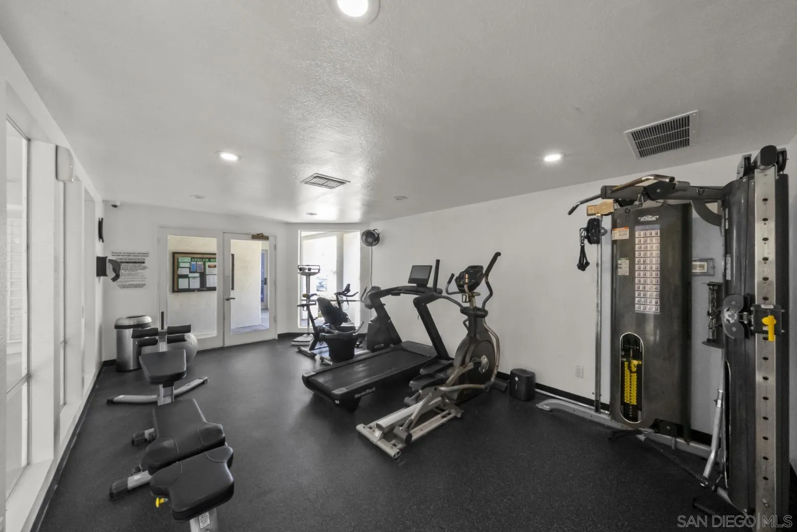 https://cdn.realtyfeed.com/cdn/127/260020752/cf4b3598fcc5df4b964d9d786fd840e0.webp