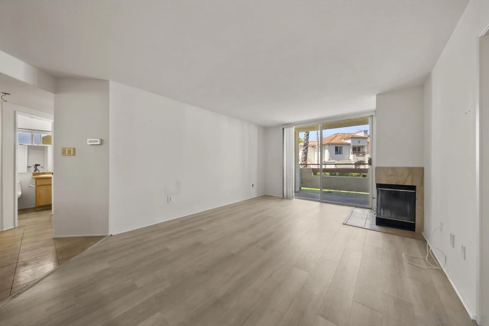 https://cdn.realtyfeed.com/cdn/127/260020752/d9a187d9be6644685b72222e2afbdfdd.webp