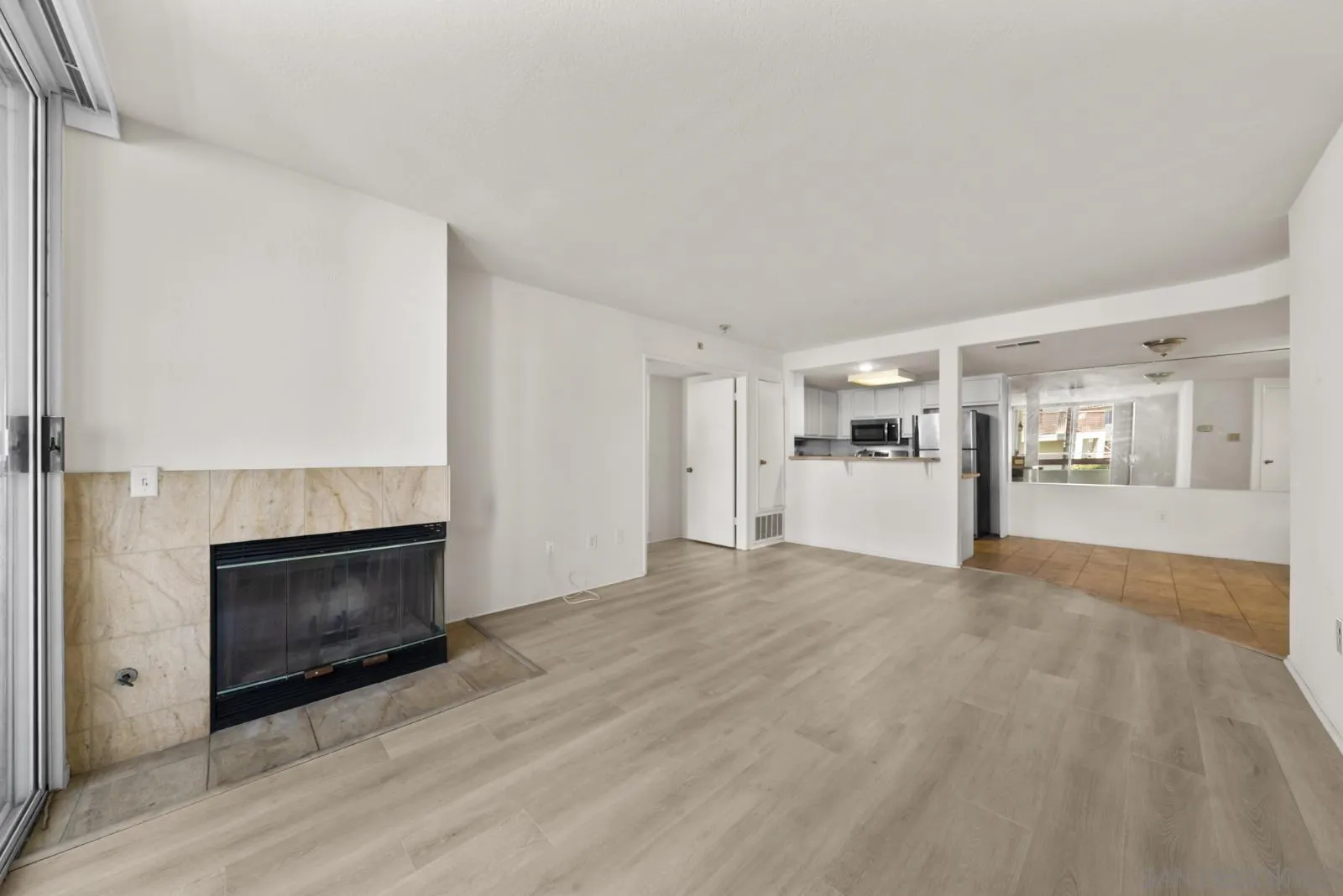 https://cdn.realtyfeed.com/cdn/127/260020752/fc9ca455b5ba6d83cd5ef64505ae04a9.webp