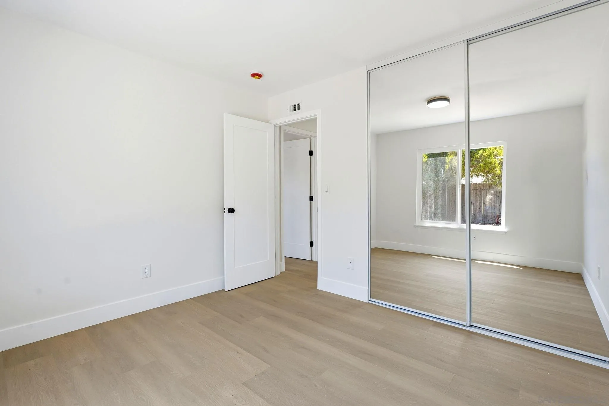https://cdn.realtyfeed.com/cdn/127/260020754/cd2e0283dd6d13043fb57e804087411c.webp