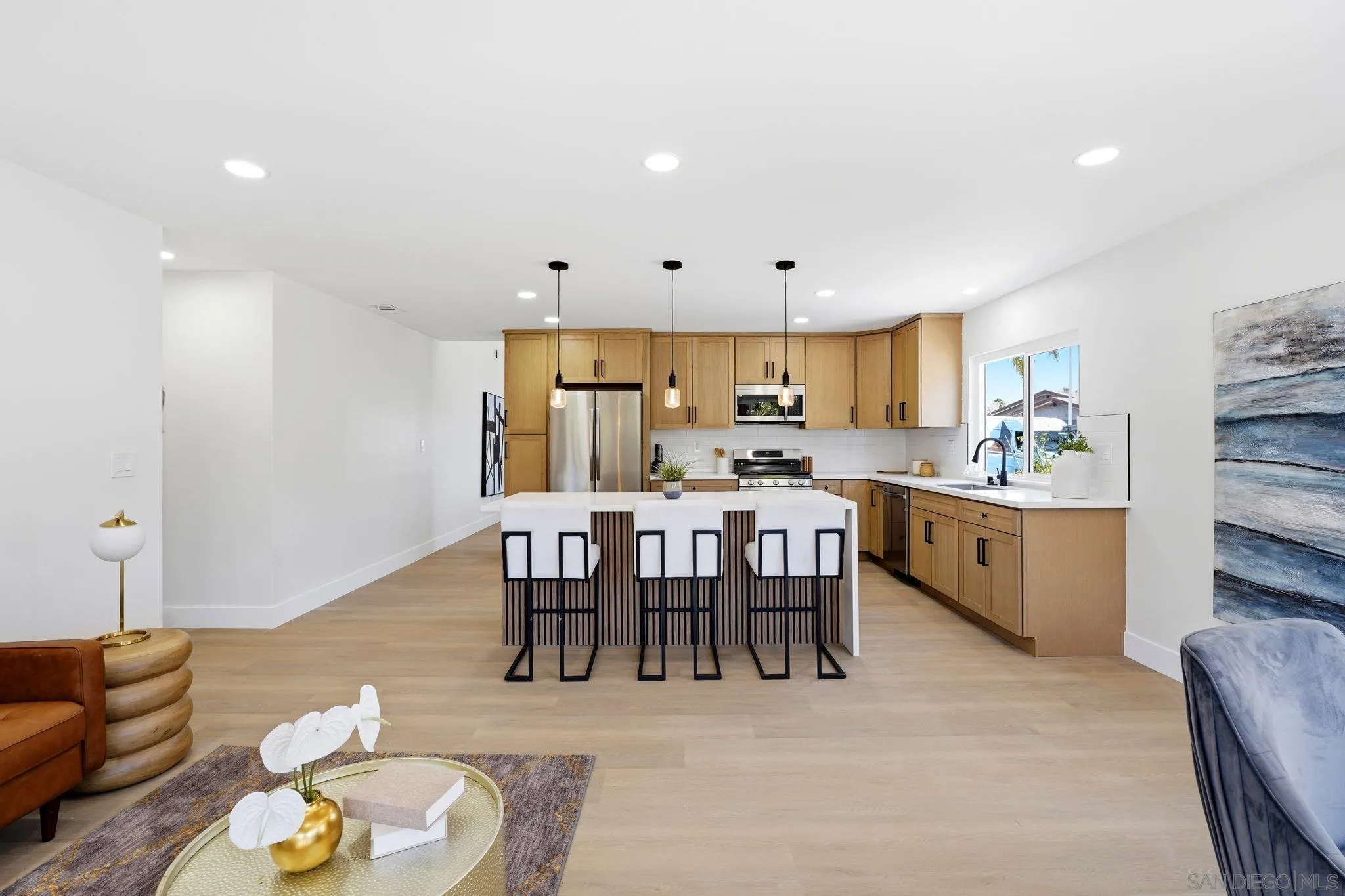 https://cdn.realtyfeed.com/cdn/127/260020754/d42e14f83aa087c7a7253e223e11a413.webp