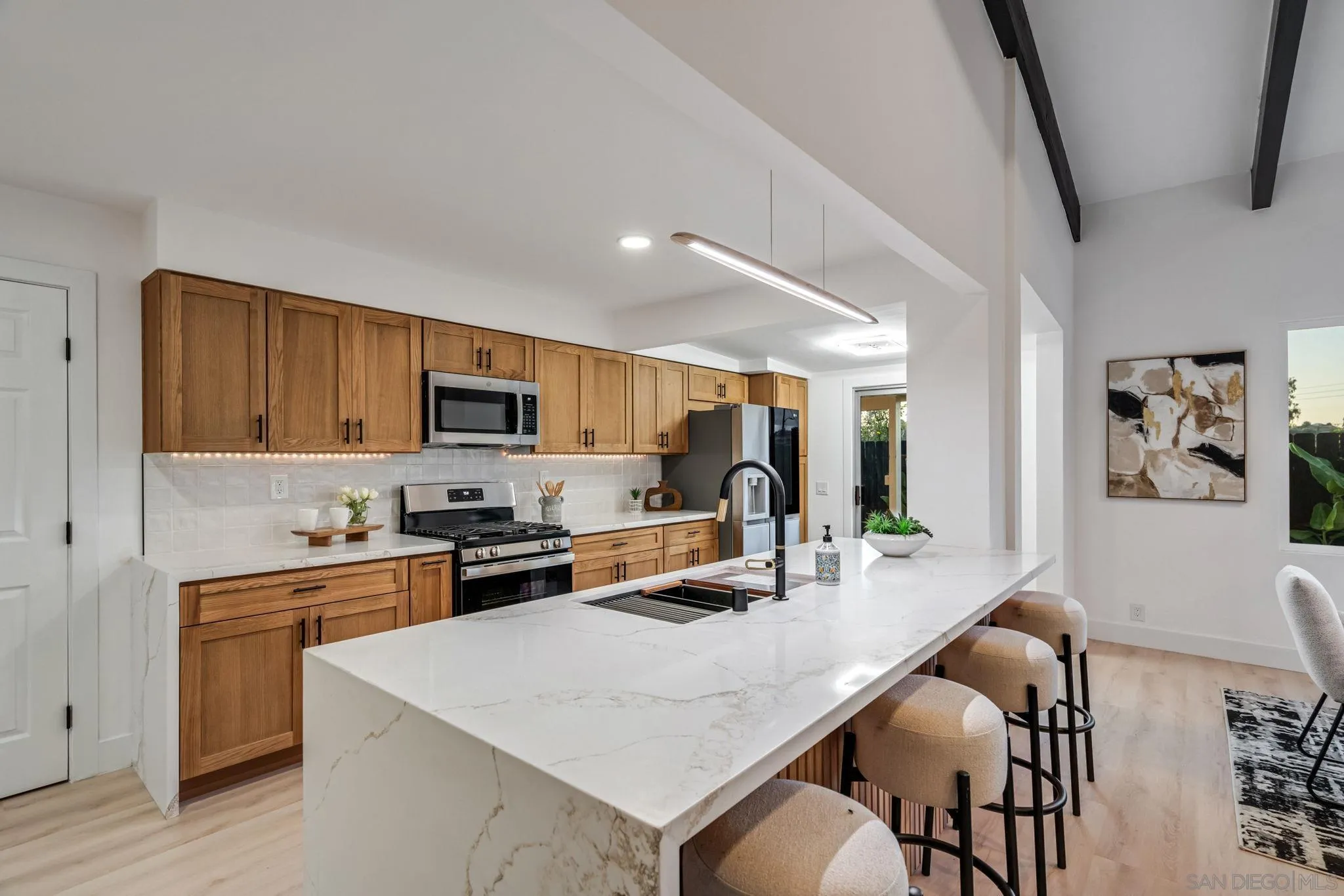 https://cdn.realtyfeed.com/cdn/127/260020756/b804927fc6a83fb27ef7e0762c79e195.webp