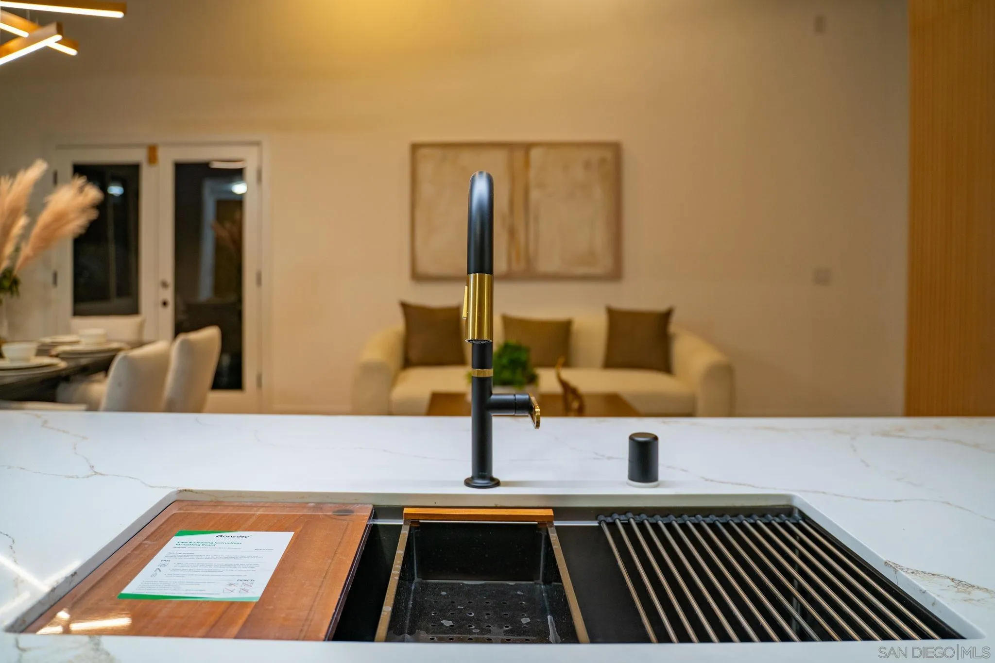 https://cdn.realtyfeed.com/cdn/127/260020756/f4e6459dc1000b32d1280a0ea6451832.webp