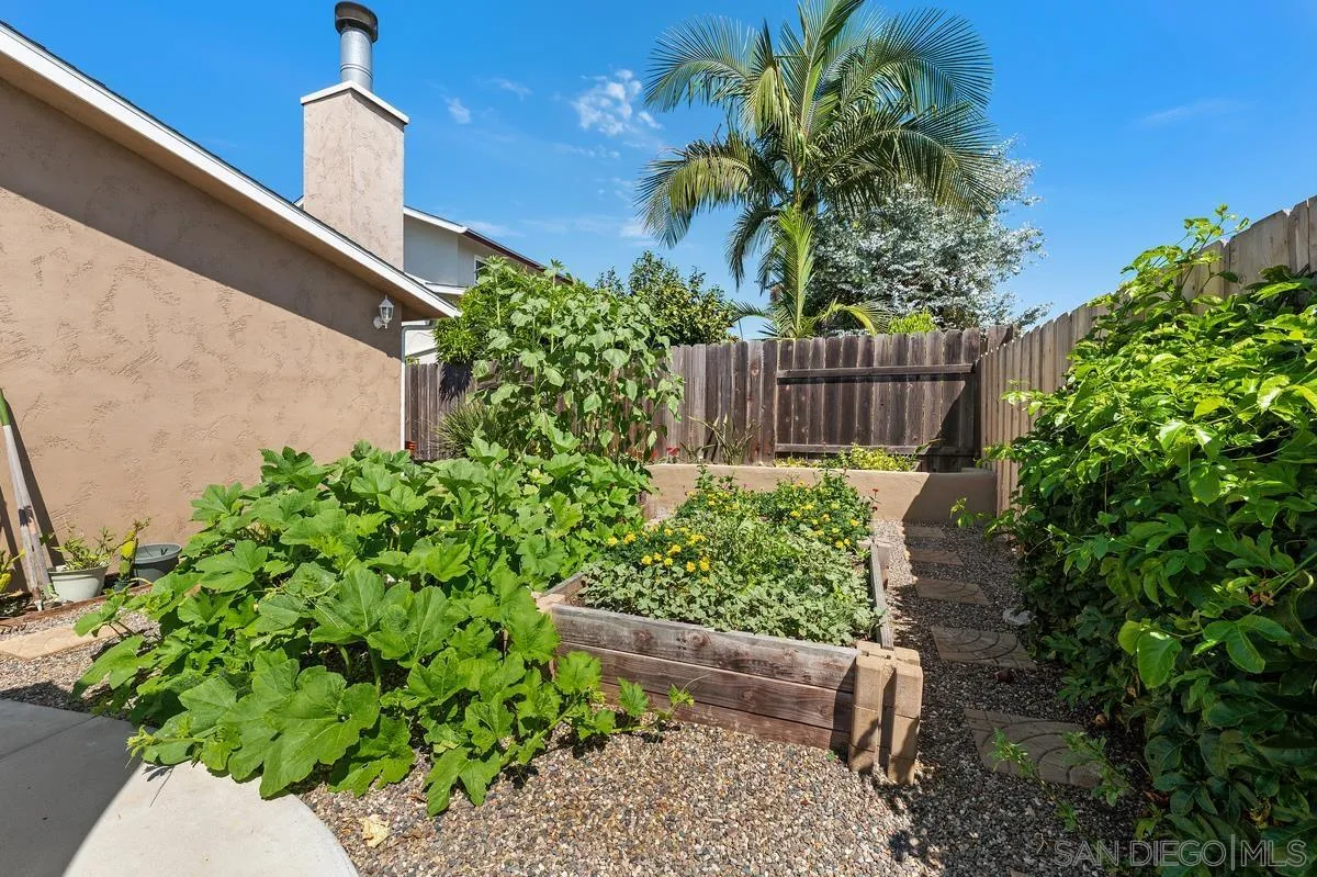https://cdn.realtyfeed.com/cdn/127/260020761/1bd48ce389c7d68960951432cfd7ecd1.webp
