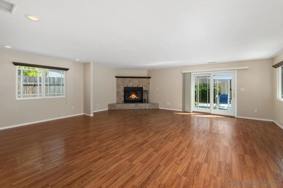 https://cdn.realtyfeed.com/cdn/127/260020761/99de64c6240f5d3169c3244f871d678e.webp