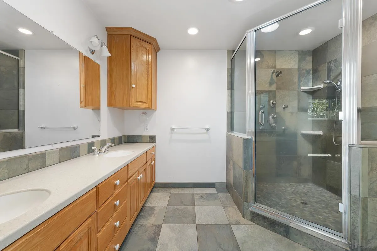 https://cdn.realtyfeed.com/cdn/127/260020761/e054559d685f6bedd395b856cca640e5.webp