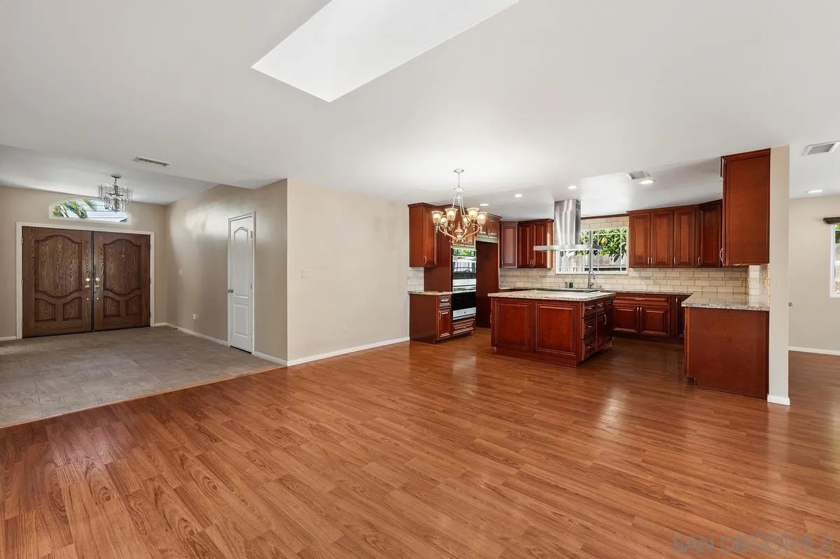 https://cdn.realtyfeed.com/cdn/127/260020761/ebf114de6a6f1ced2f21b7fdcb8aa525.webp