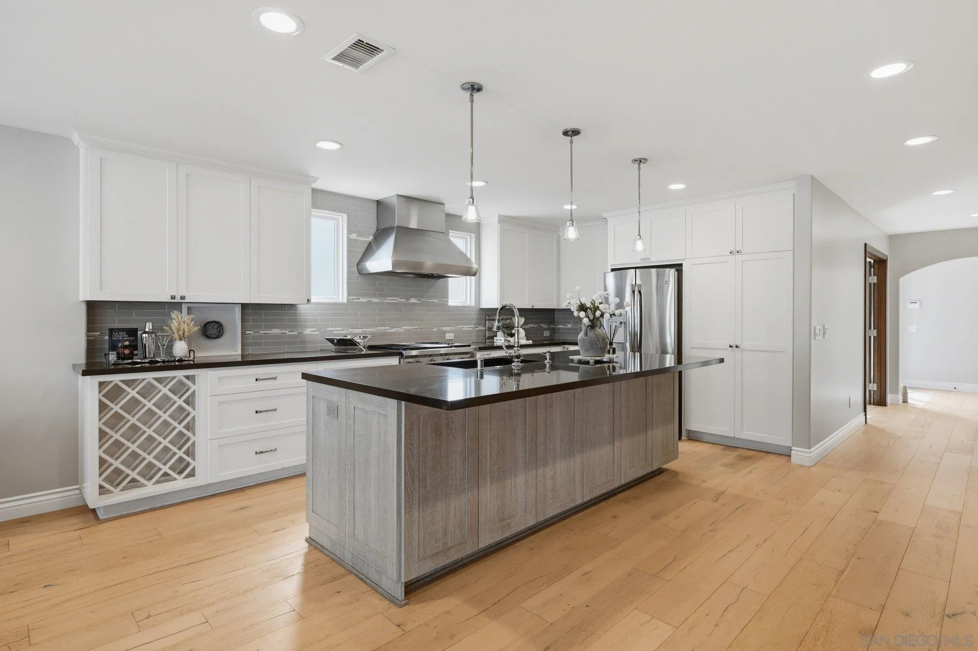 https://cdn.realtyfeed.com/cdn/127/260020767/57cbad910f0cf89d58ab5c32ed4d8bb0.webp