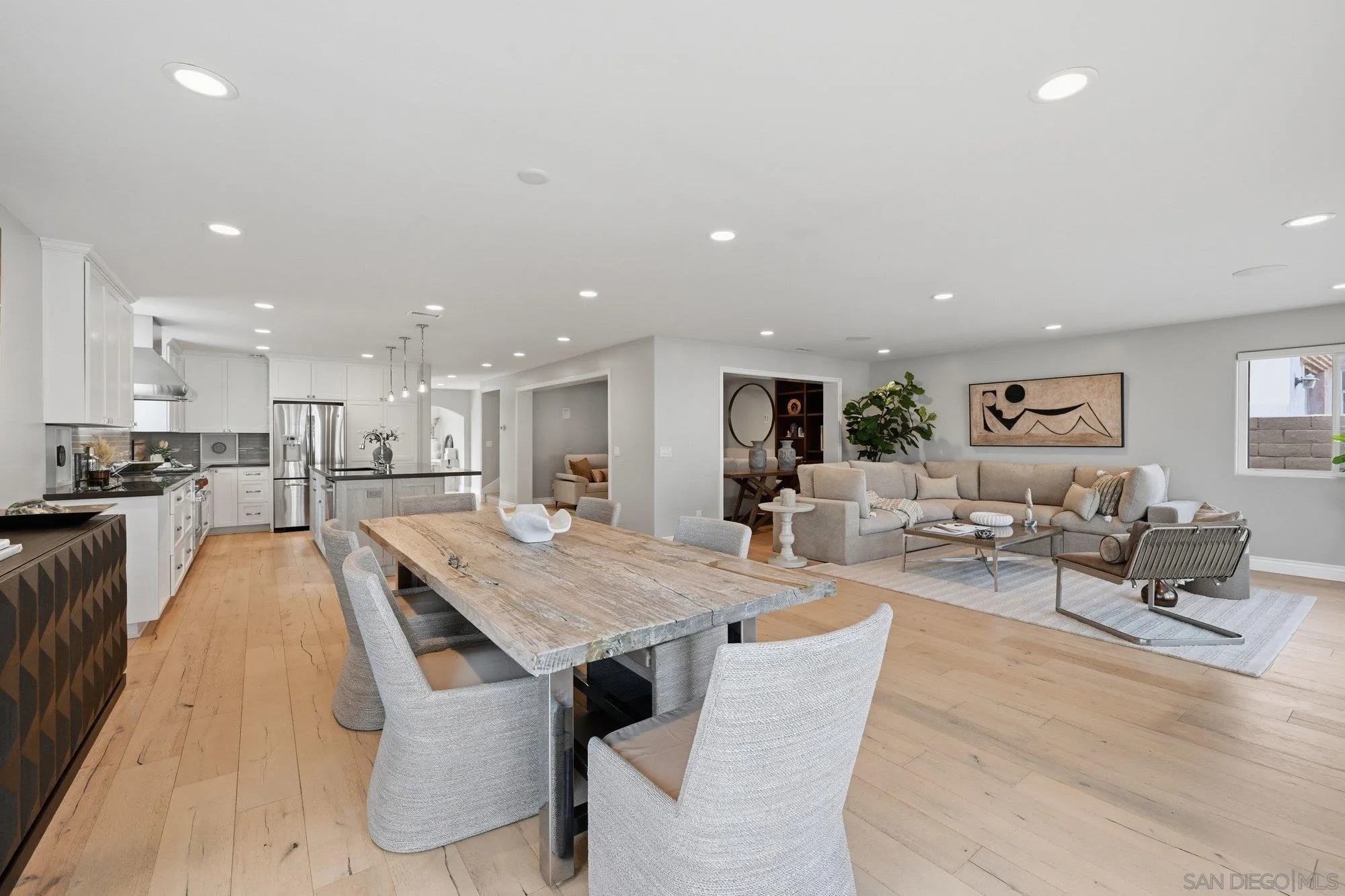 https://cdn.realtyfeed.com/cdn/127/260020767/9a25cb77f4b3e4e37c01c4cd79871788.webp