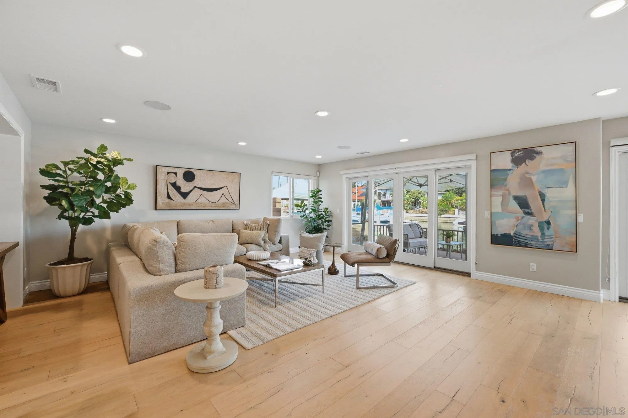 https://cdn.realtyfeed.com/cdn/127/260020767/c023bb169f3f84acd8d966c41b000992.webp