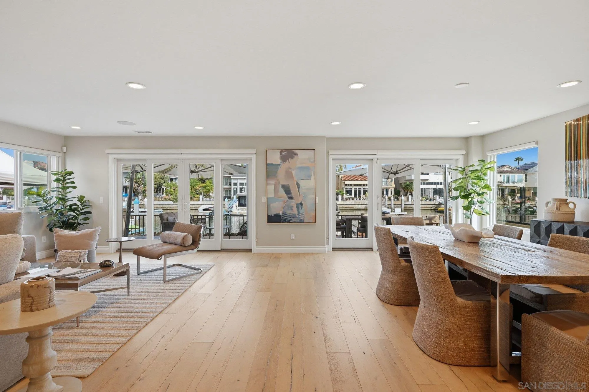 https://cdn.realtyfeed.com/cdn/127/260020767/cd82d8b44903e5148f385a02f773510d.webp
