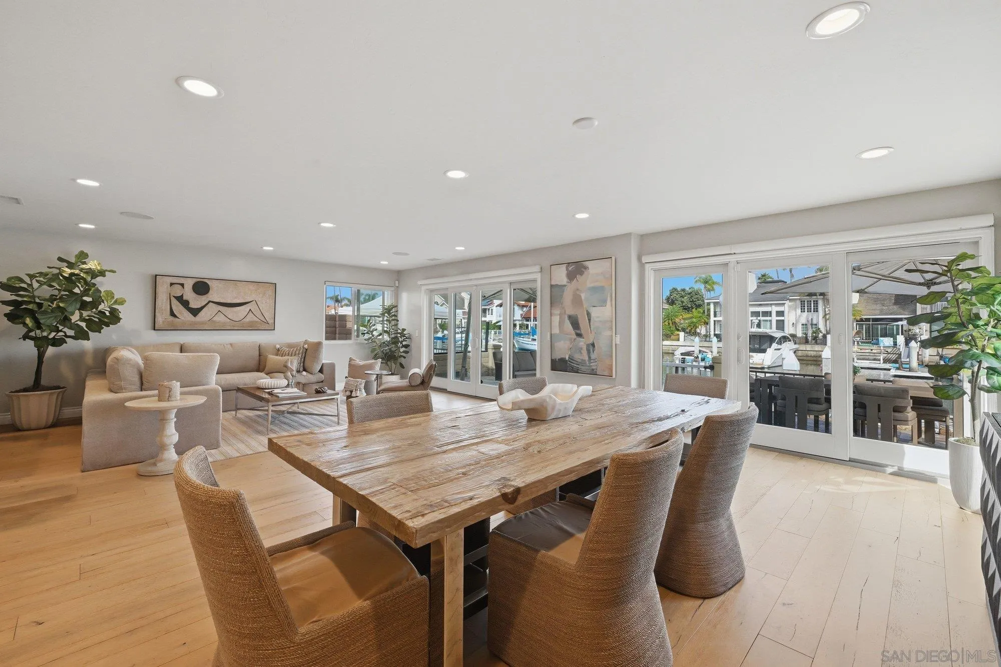 https://cdn.realtyfeed.com/cdn/127/260020767/da4d4be1f20a975ec99cc0a148099b4b.webp