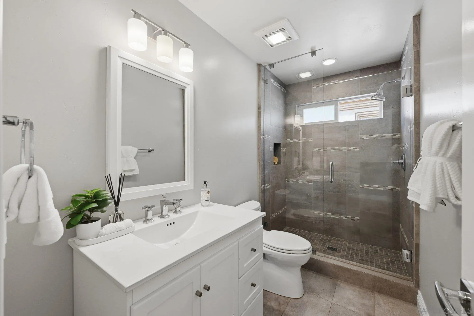 https://cdn.realtyfeed.com/cdn/127/260020767/fc8567b5bd76b7a816ccf04c273df86a.webp