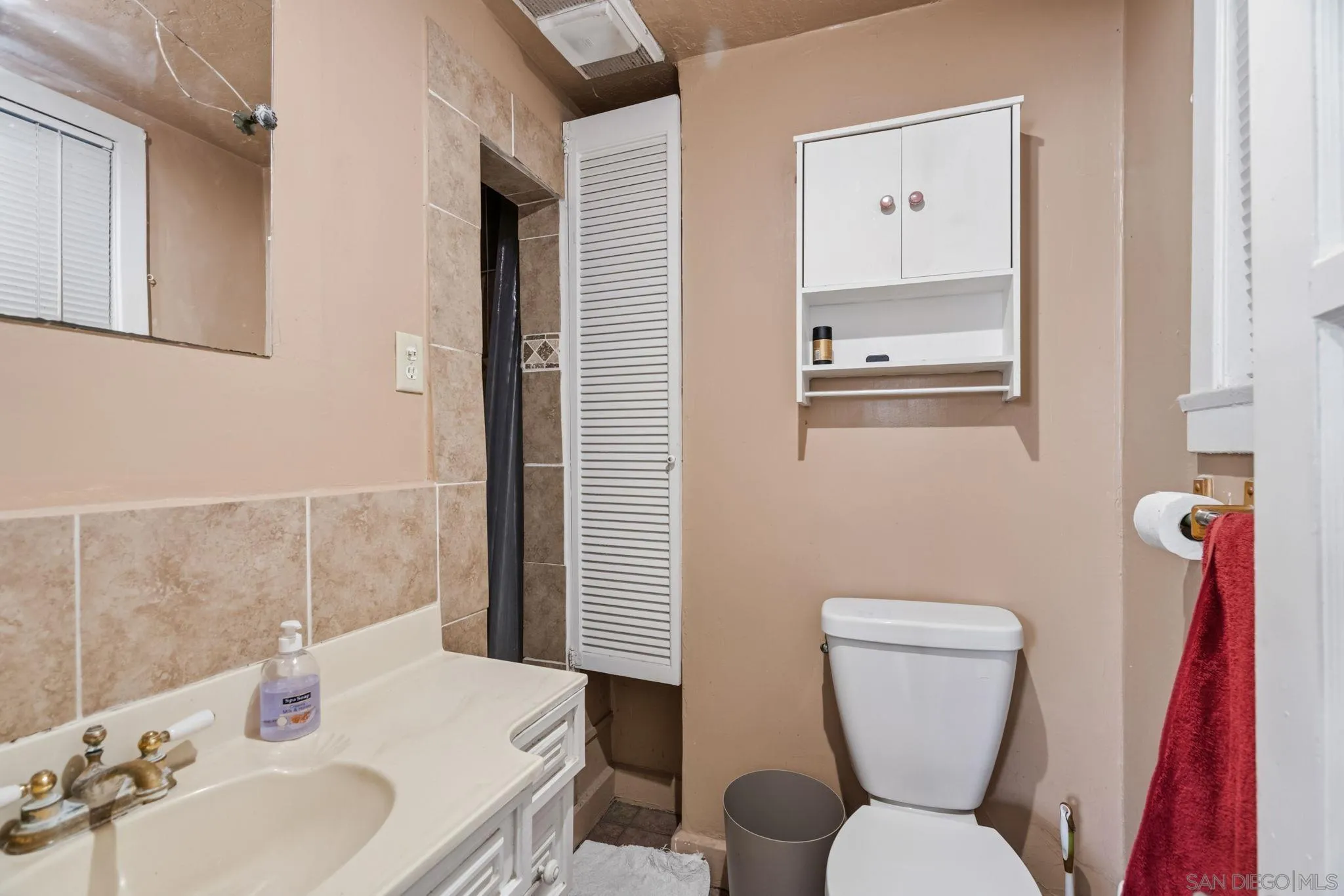 https://cdn.realtyfeed.com/cdn/127/260020777/2a136f0214774554a501306ed17c8ebe.webp