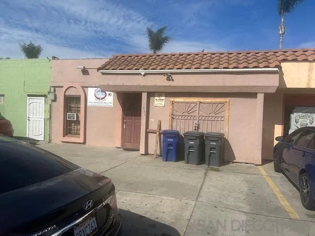 651-53 E. Valley Packway, Escondido, CA 92025 - Photo 4 of 8, Escondido, CA