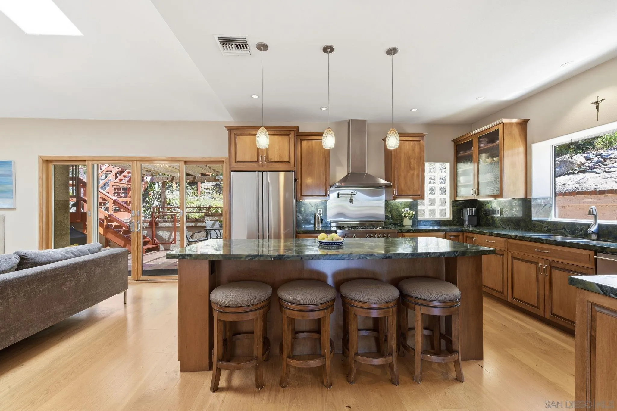 https://cdn.realtyfeed.com/cdn/127/260020786/0b0e93c01314e5ba6aecc36b2ff3ce6d.webp