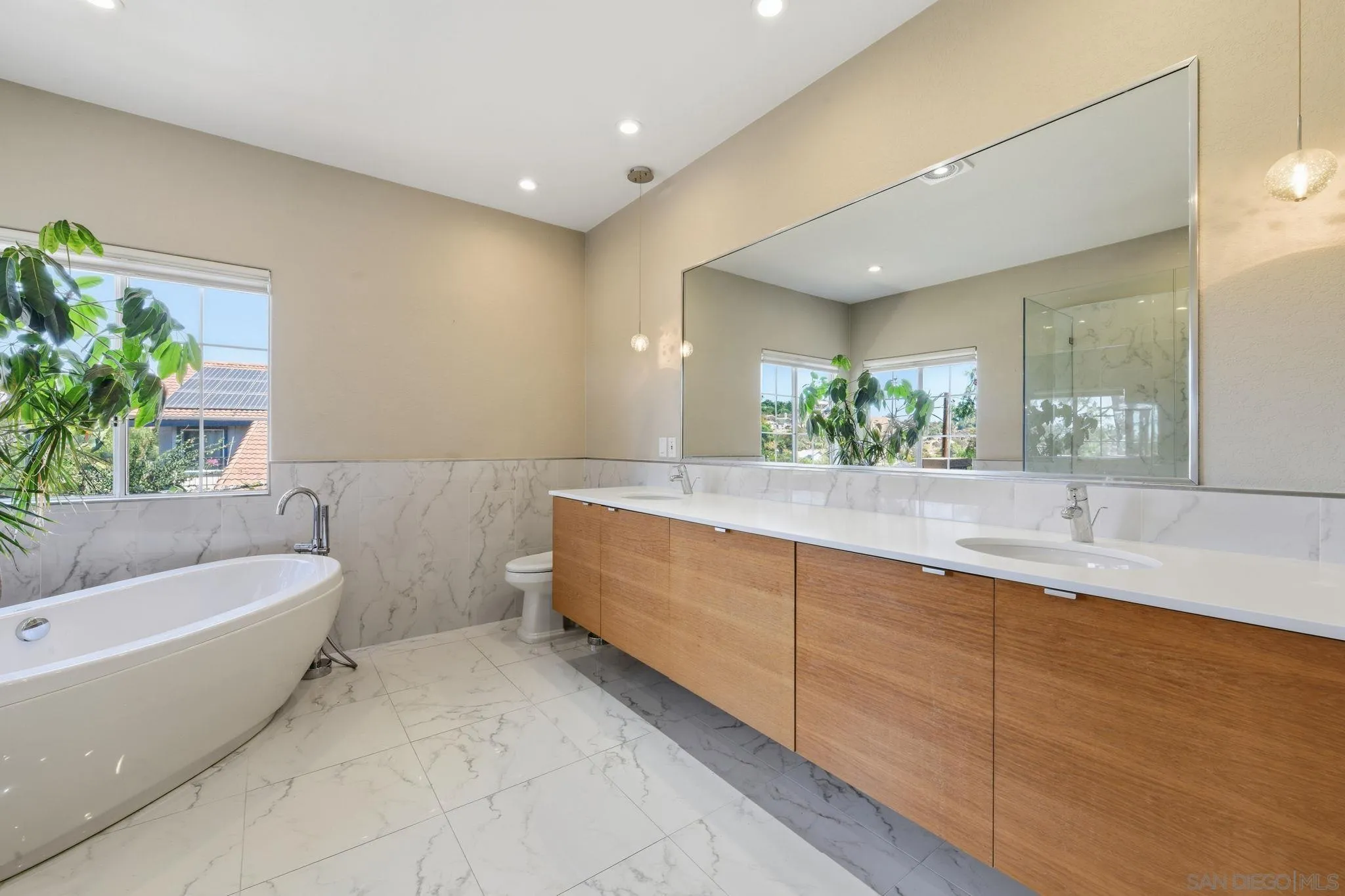 https://cdn.realtyfeed.com/cdn/127/260020786/39277e4c44b4a64ddb1b3ab57d2b87fb.webp