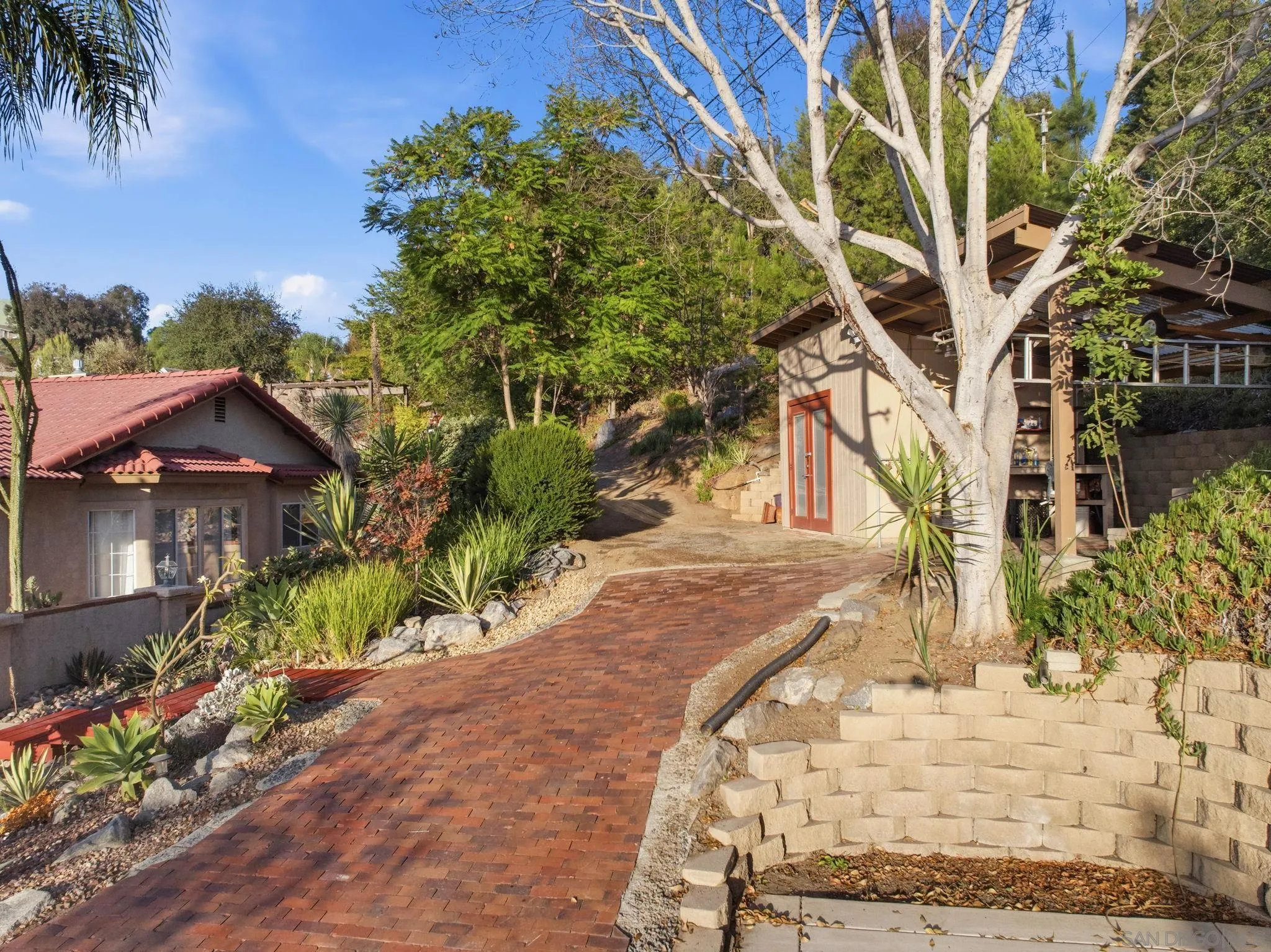 https://cdn.realtyfeed.com/cdn/127/260020786/502a241e8bced3fa1aafc8c0e16e024e.webp