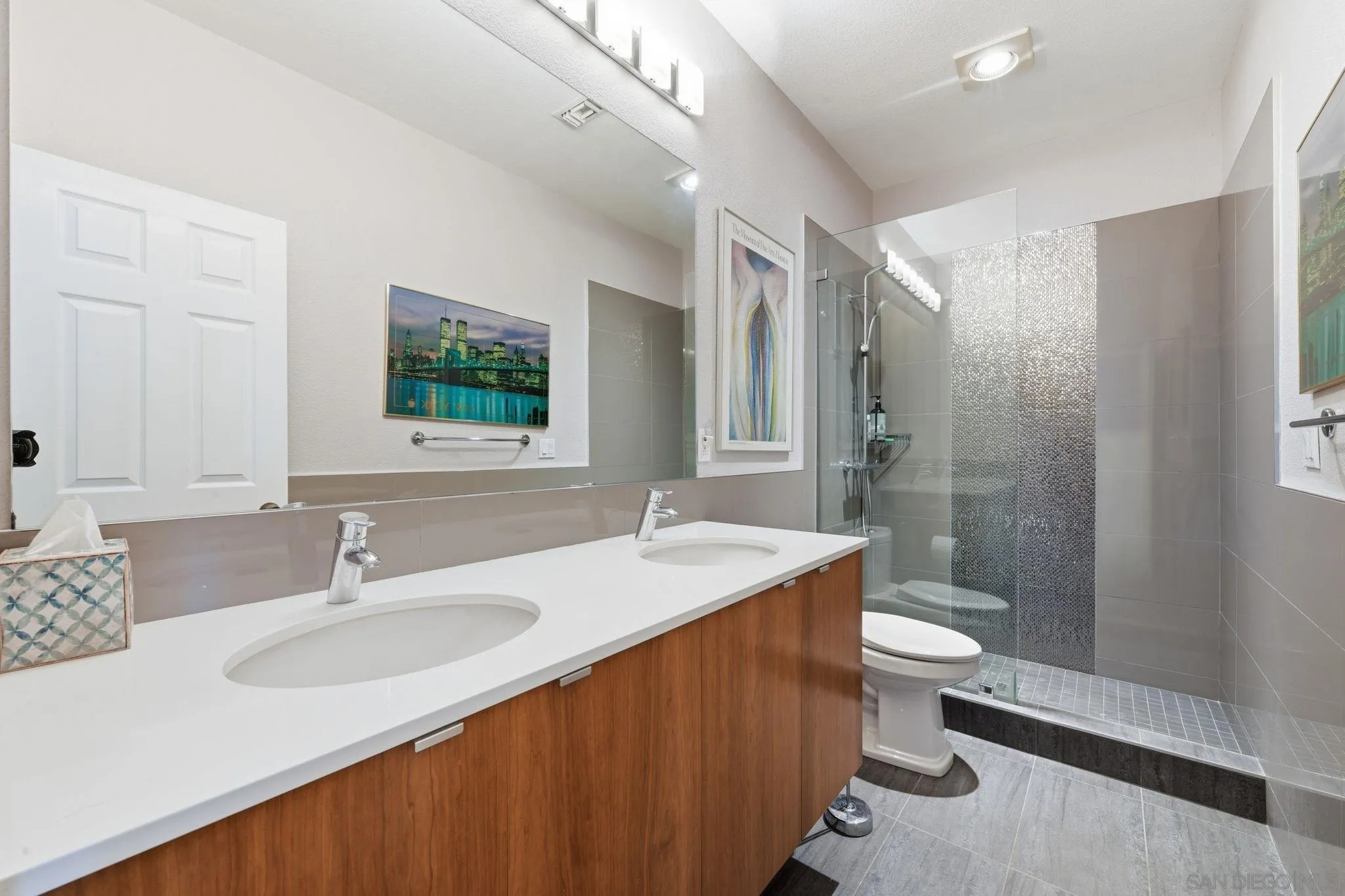https://cdn.realtyfeed.com/cdn/127/260020786/7b88ac2fe0253f201cbe5b4d91a163c7.webp