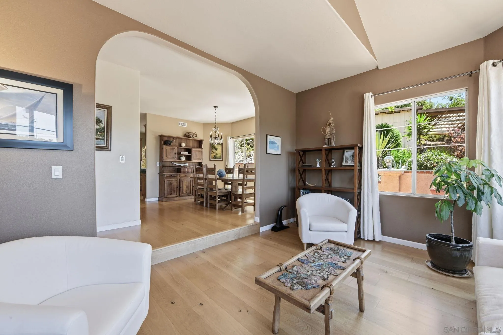 https://cdn.realtyfeed.com/cdn/127/260020786/8783a81b7dc2f7abd6b7780c2ddd647d.webp