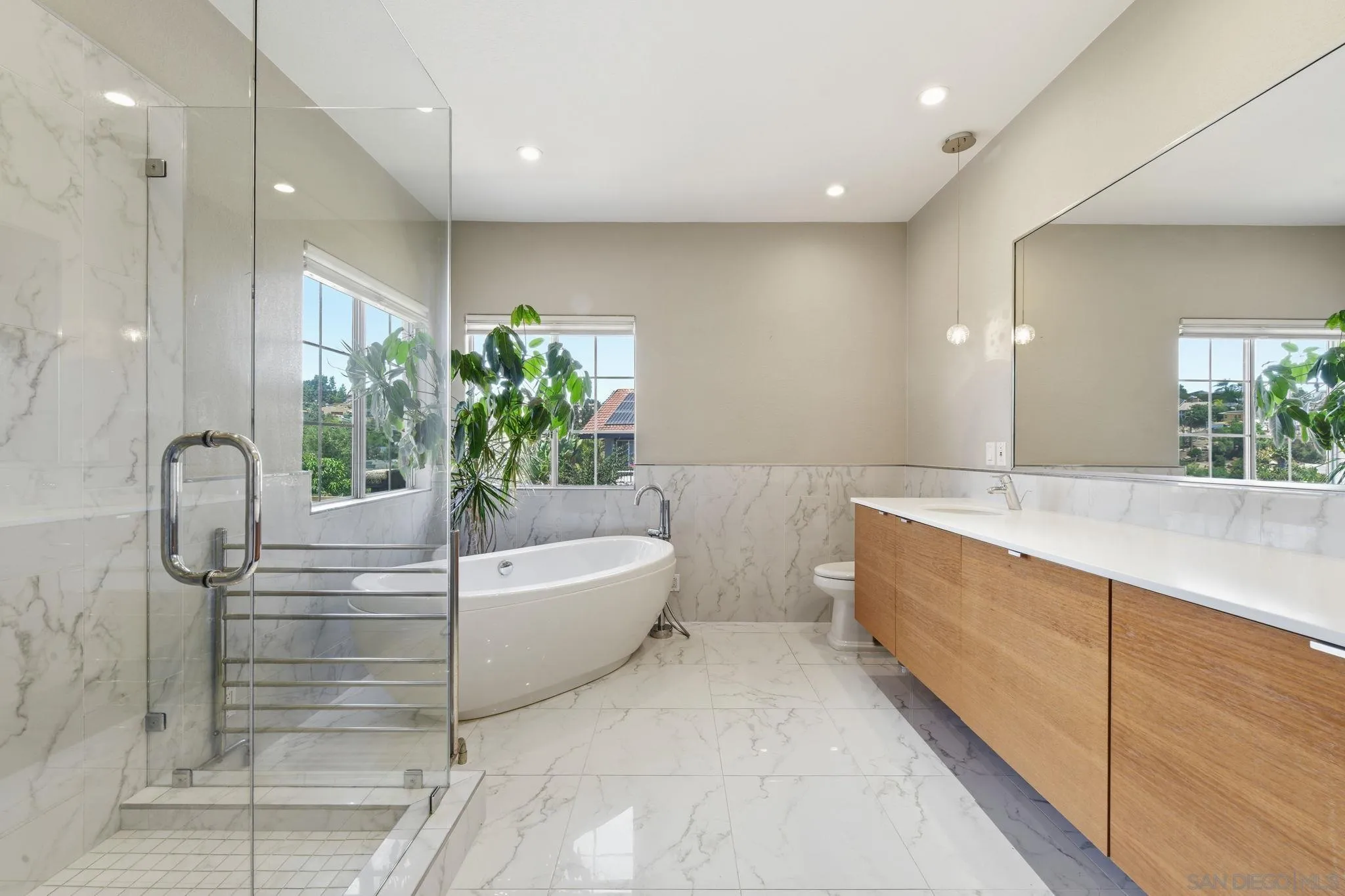 https://cdn.realtyfeed.com/cdn/127/260020786/aa5d4a472871b0f4384bd528a9eb0da8.webp