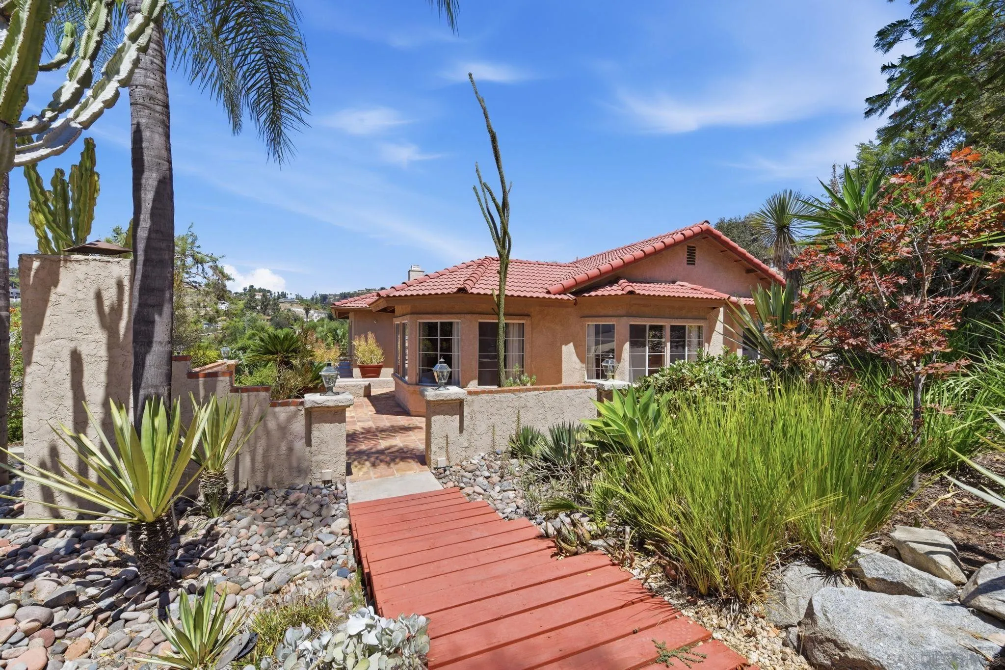 https://cdn.realtyfeed.com/cdn/127/260020786/bf9fbb5f4707f37026e14d876d95db24.webp