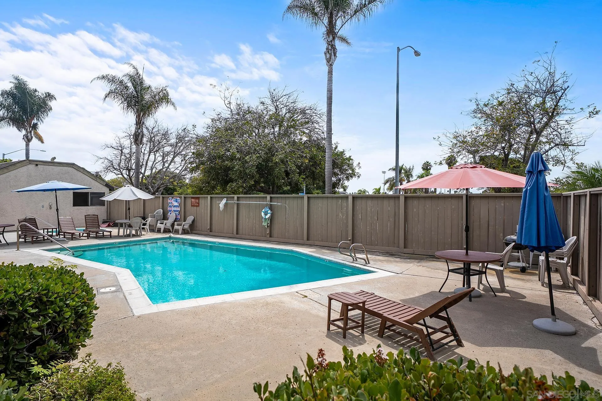 https://cdn.realtyfeed.com/cdn/127/260020787/50b8903722b76a13efe5c13de7effe41.webp