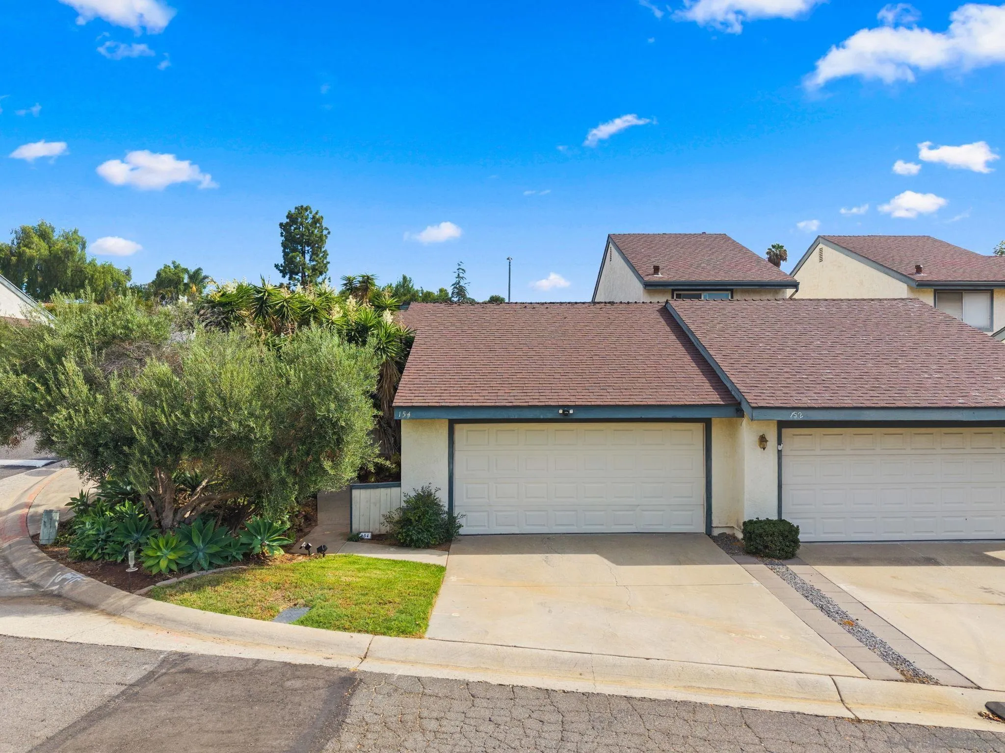 https://cdn.realtyfeed.com/cdn/127/260020797/a3b8cfd9ed606bc5457a235184bb9b87.webp