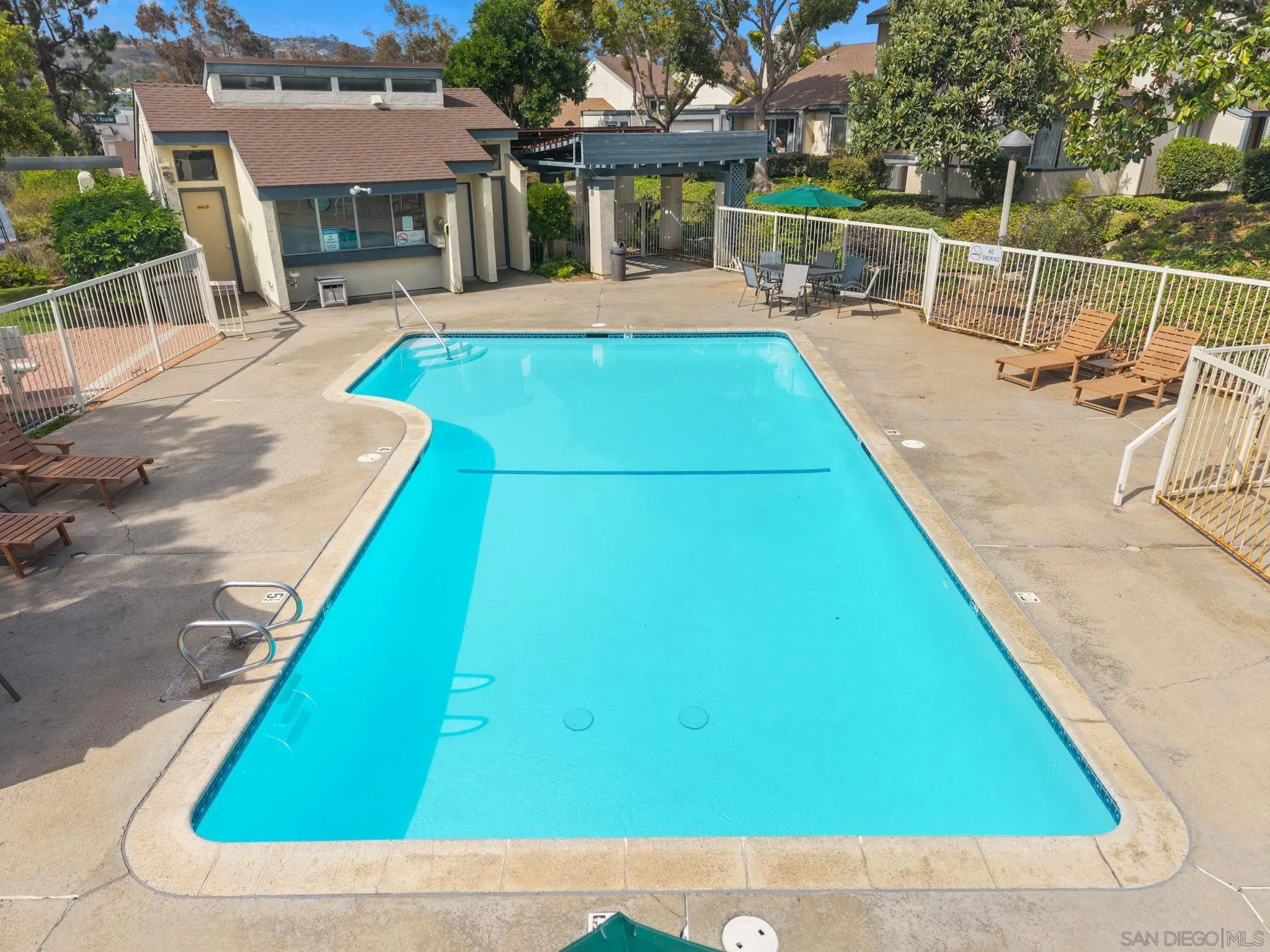 https://cdn.realtyfeed.com/cdn/127/260020797/fdfe9f1253e8c1c07bab6c247ea74e52.webp