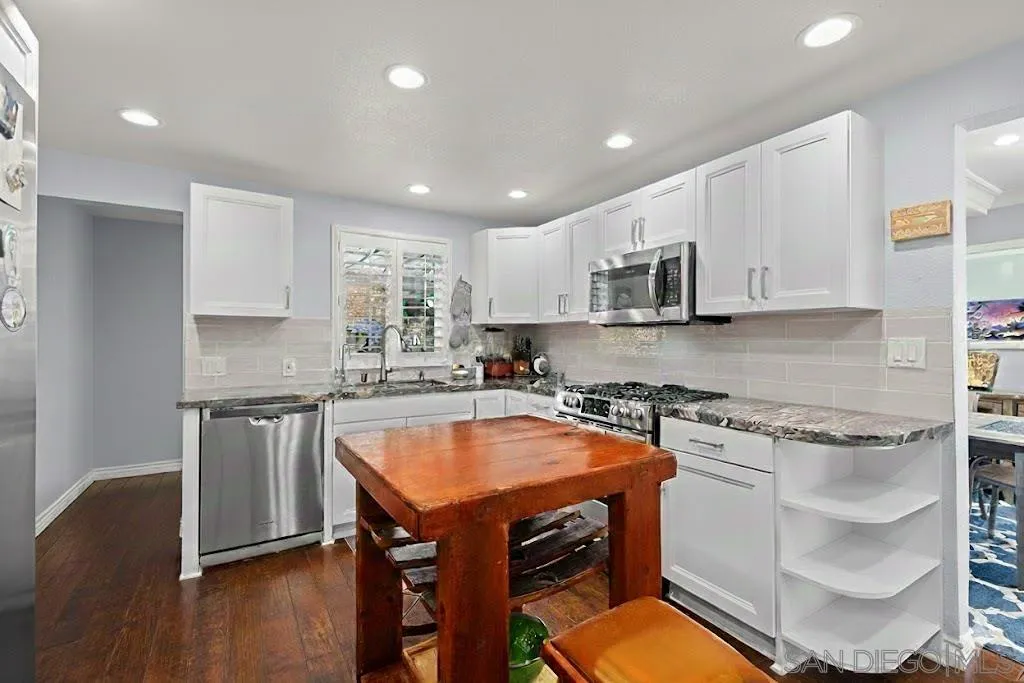 https://cdn.realtyfeed.com/cdn/127/2600208/648c7cb05cf217aa939731bf1734d572.webp