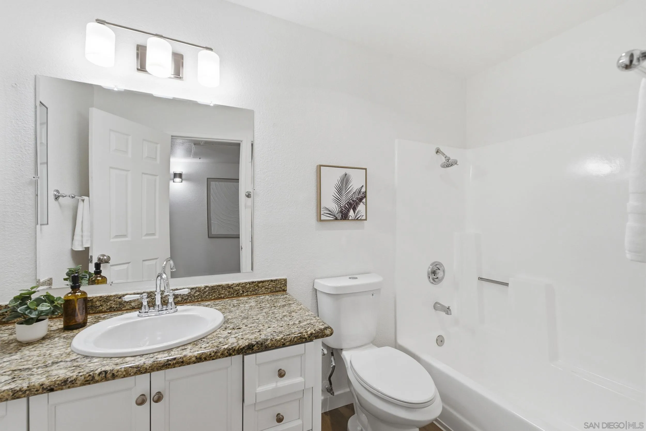 https://cdn.realtyfeed.com/cdn/127/260020801/6c3db1c03d5affdcde79a86960210cf2.webp